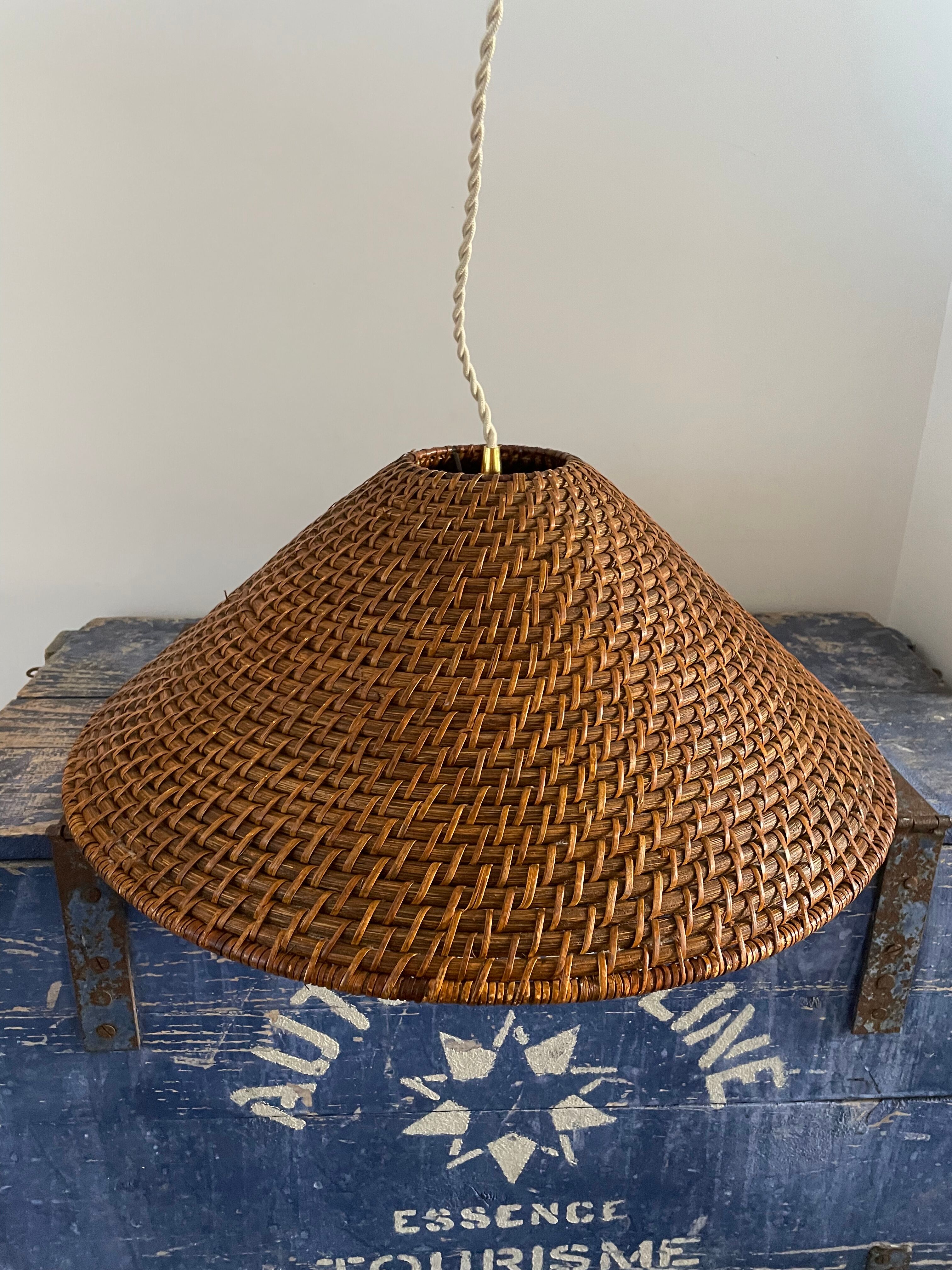 Large rattan suspension