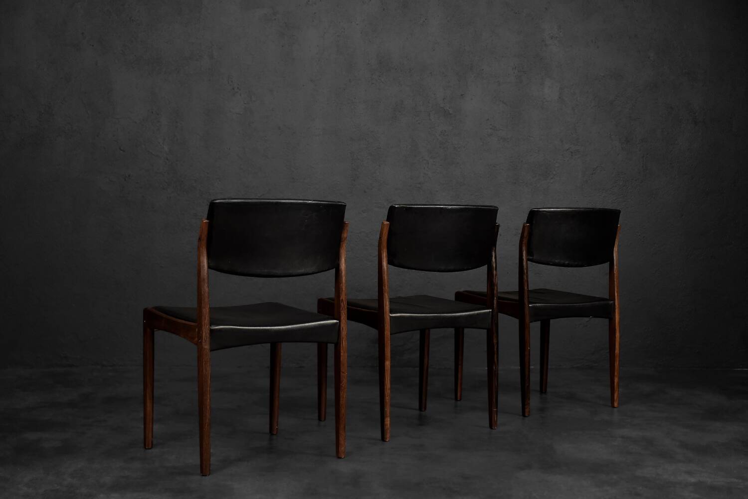 Modern vintage Scandinavian chairs in rosewood and black leather from the mid-century by Bramin, set of 3.
