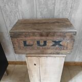 Caisse ancienne "Lux"