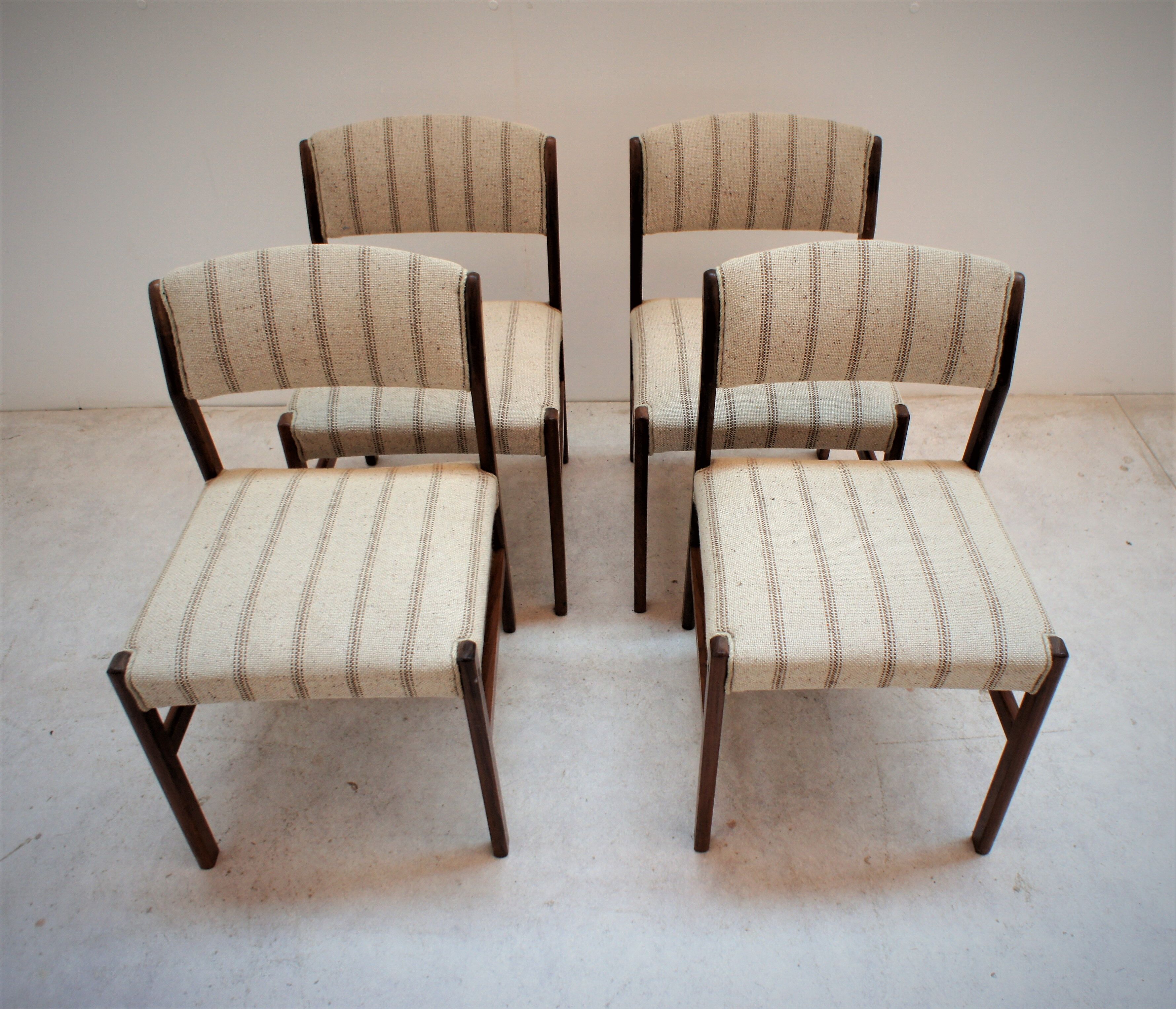 4 Scandinavian chairs in solid rosewood