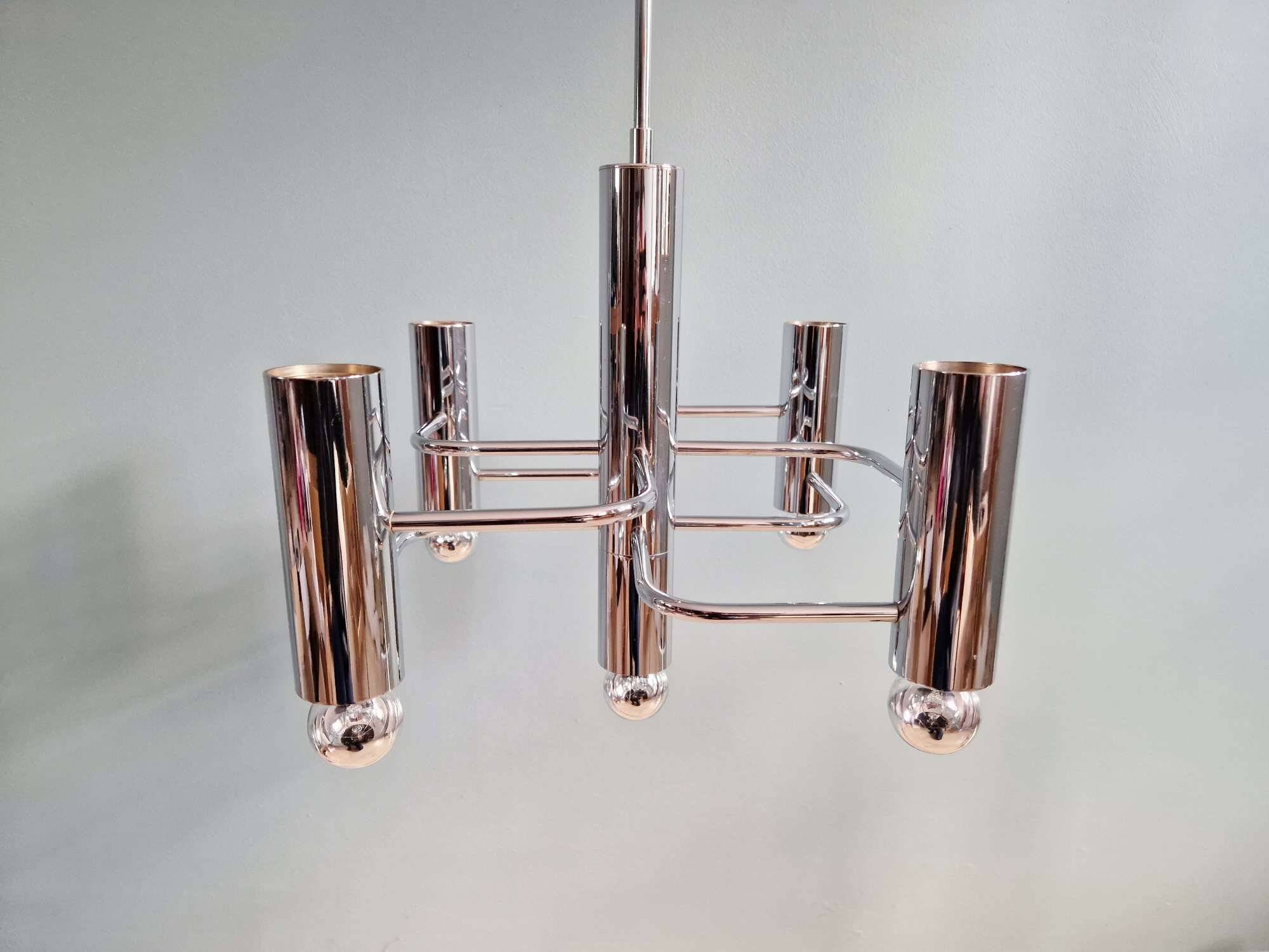 Geometric chandelier in chrome metal, design by Gaetano Sciolari, 1970.