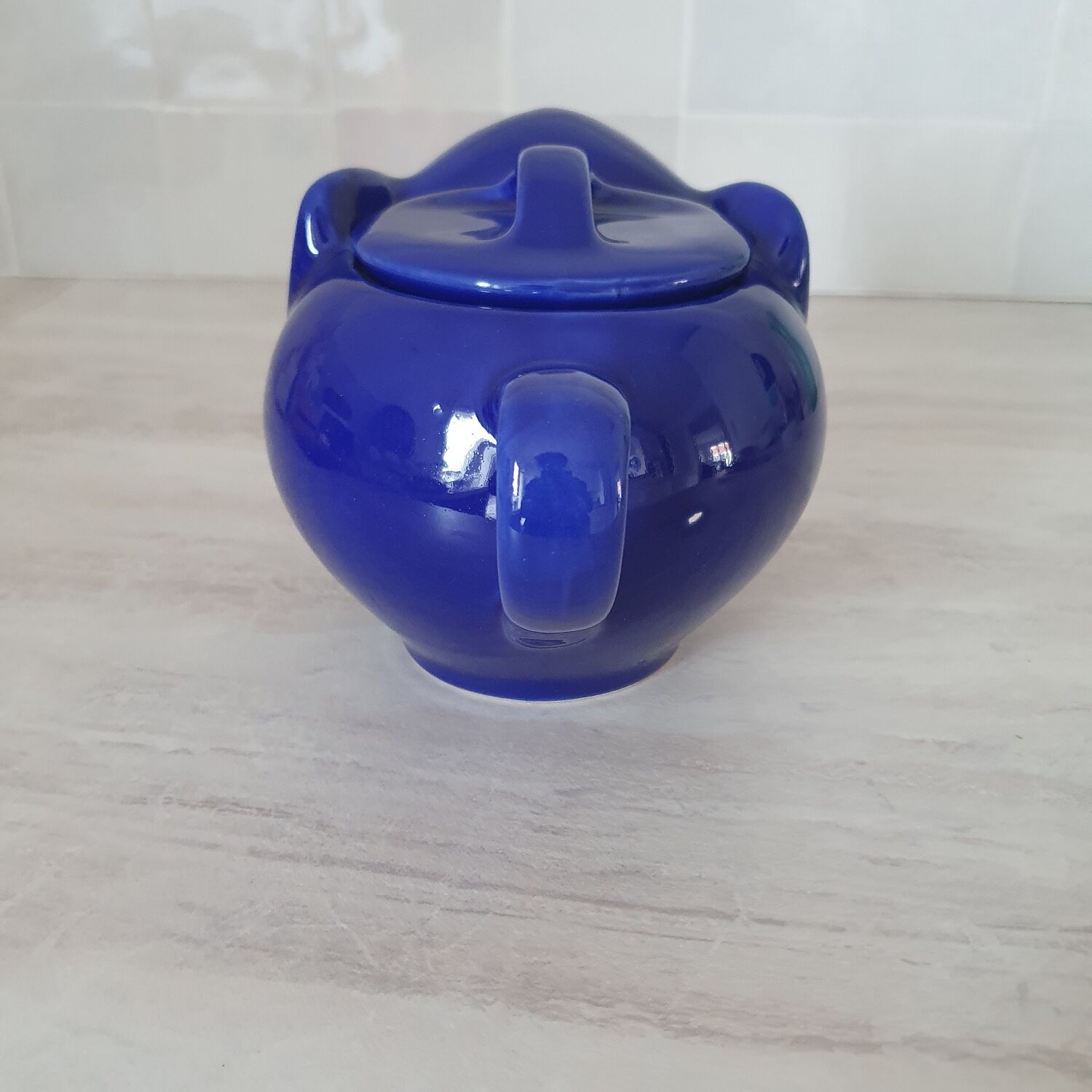 Elephant teapot by Lipton in royal blue.