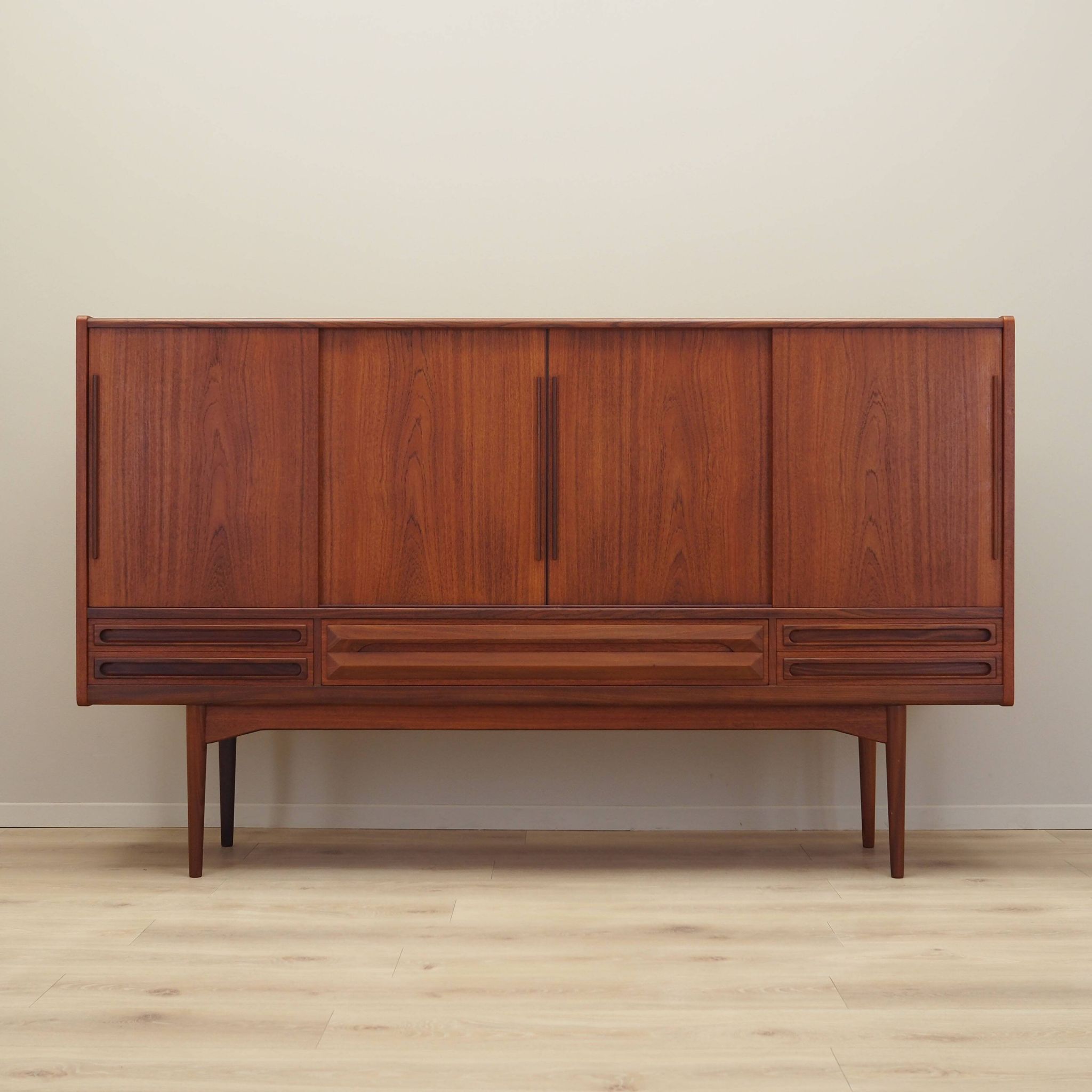 Enfilade en teck, design danois, années 1960, production : Danemark