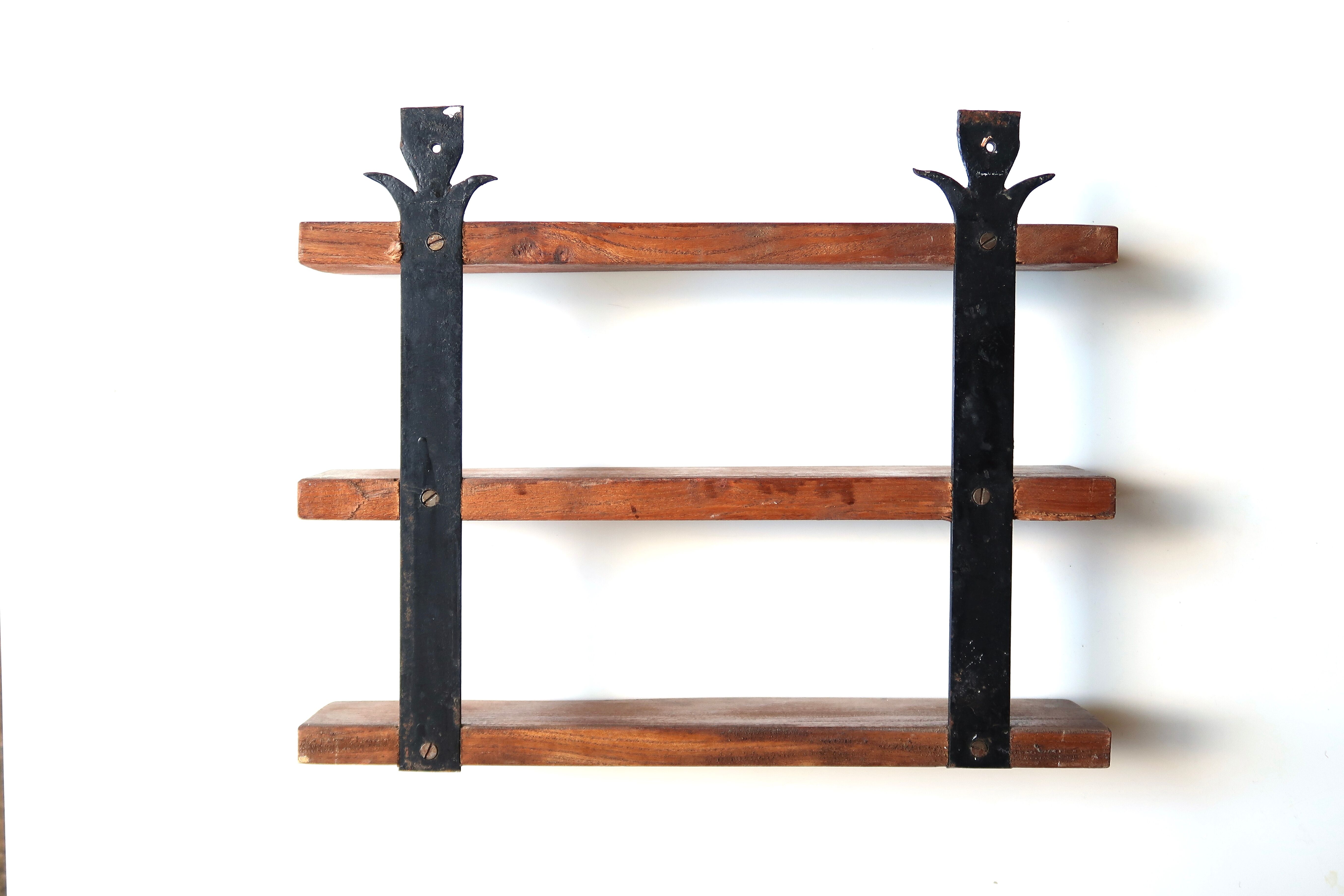 Etagère murale en bois et fer forgé, années 70