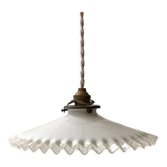 White opaline suspension