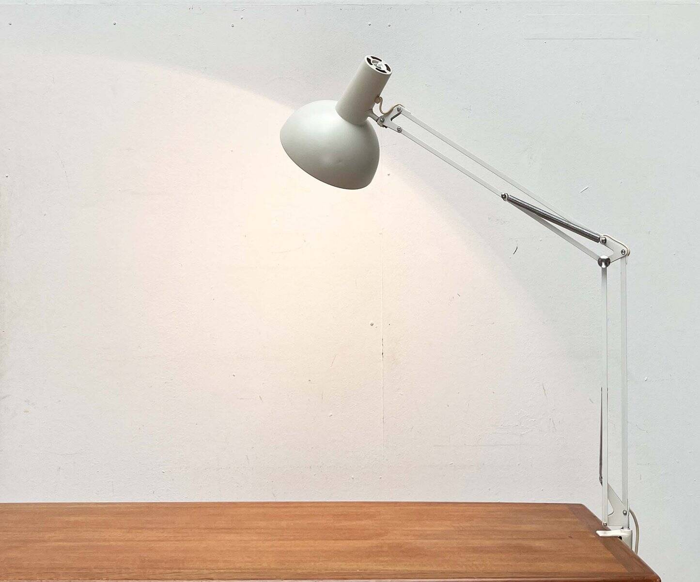 Mid-Century Modern It Task Wall Lamp from Louis Poulsen, 1970s