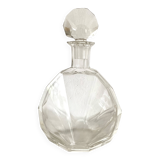 Stylized shell-shaped carafe