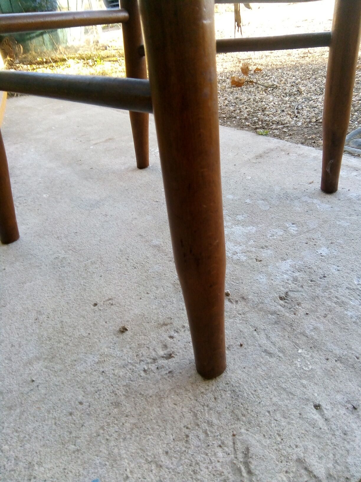 Lot de 4 chaises bois cannées