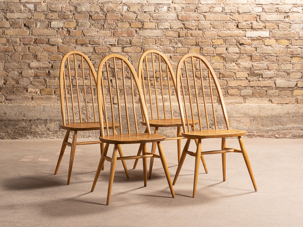 Set of 4 Windsor Quaker chairs by Lucian Ercolani for Ercol, United Kingdom, 1960s.
