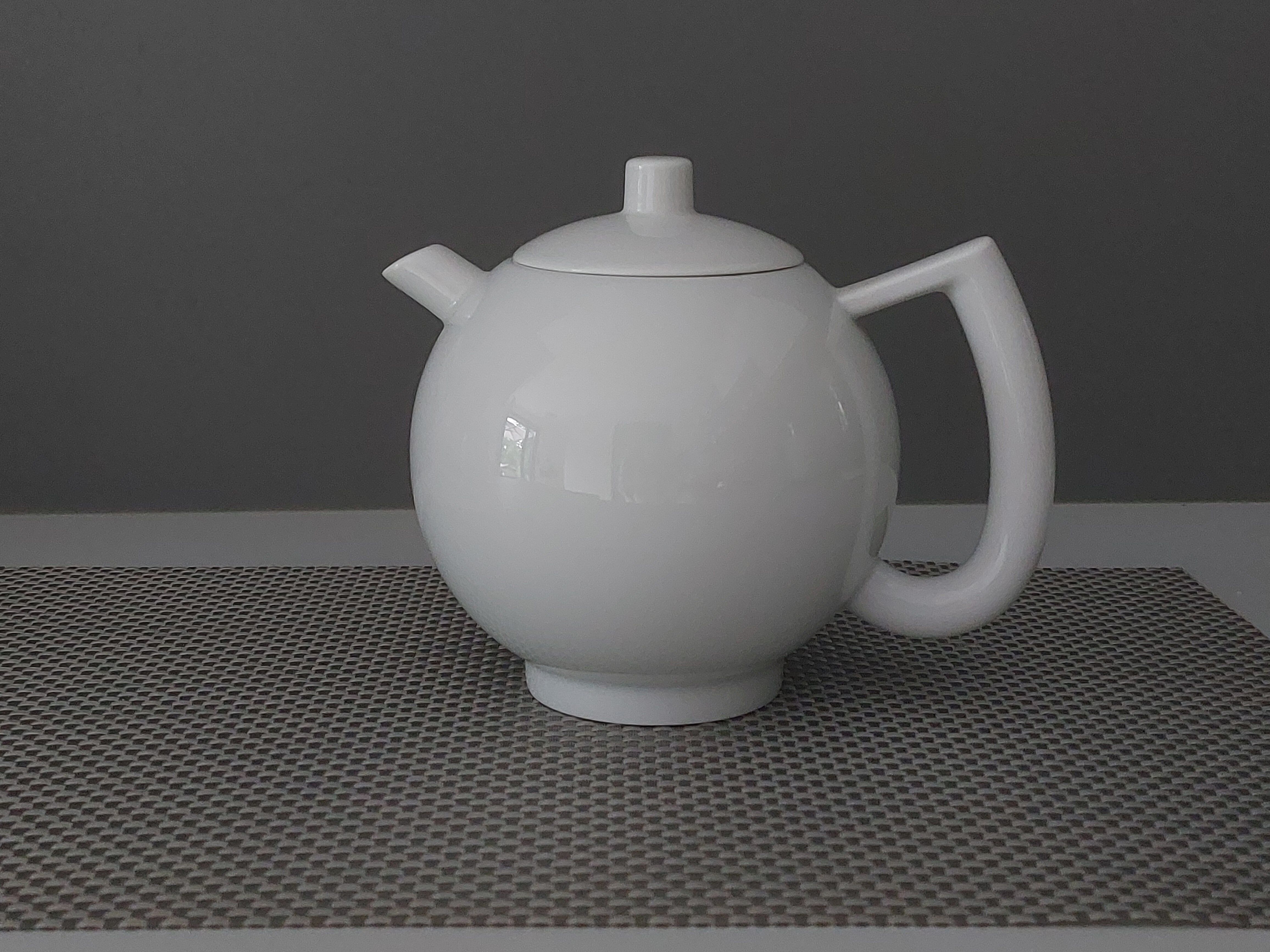 Théière en porcelaine blanche de la Manufacture Arzberg, West Germany