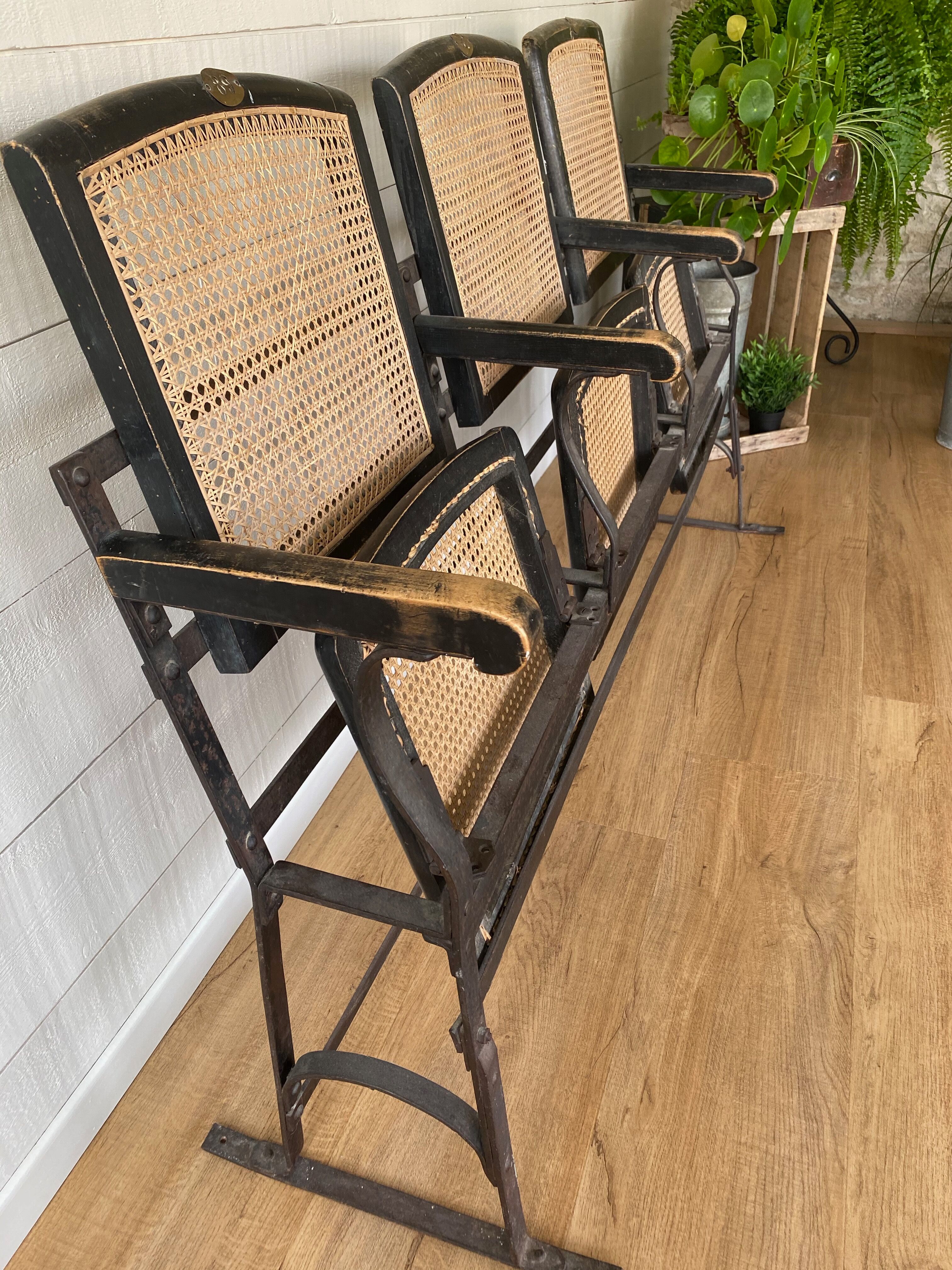 Canned theatrical bench