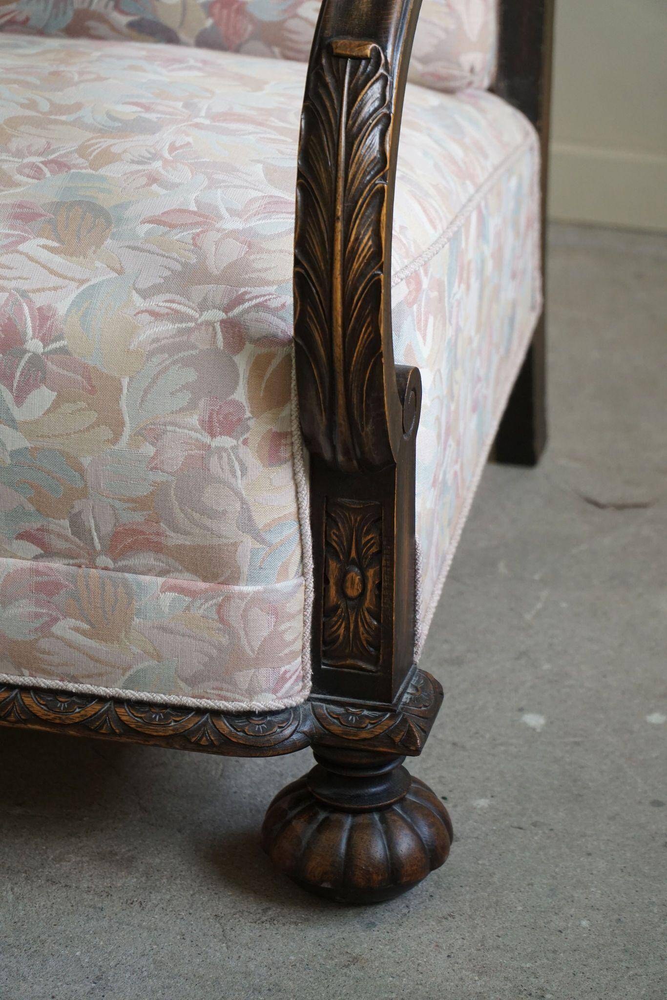 Pair of Danish Art Deco deck chairs, oak and vibrant floral fabric, 1940s