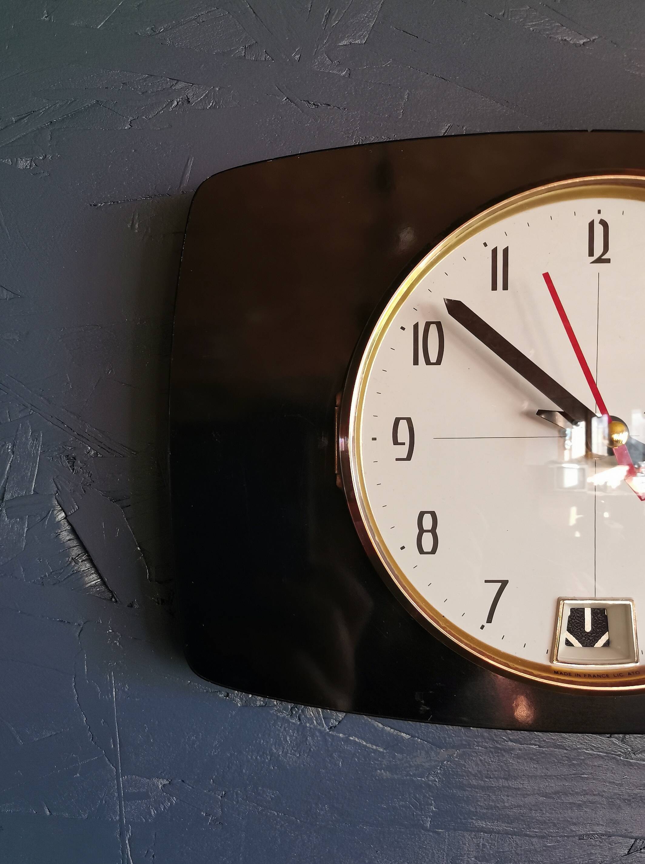 Vintage formica clock rectangular silent wall pendulum "Black transistor flash"