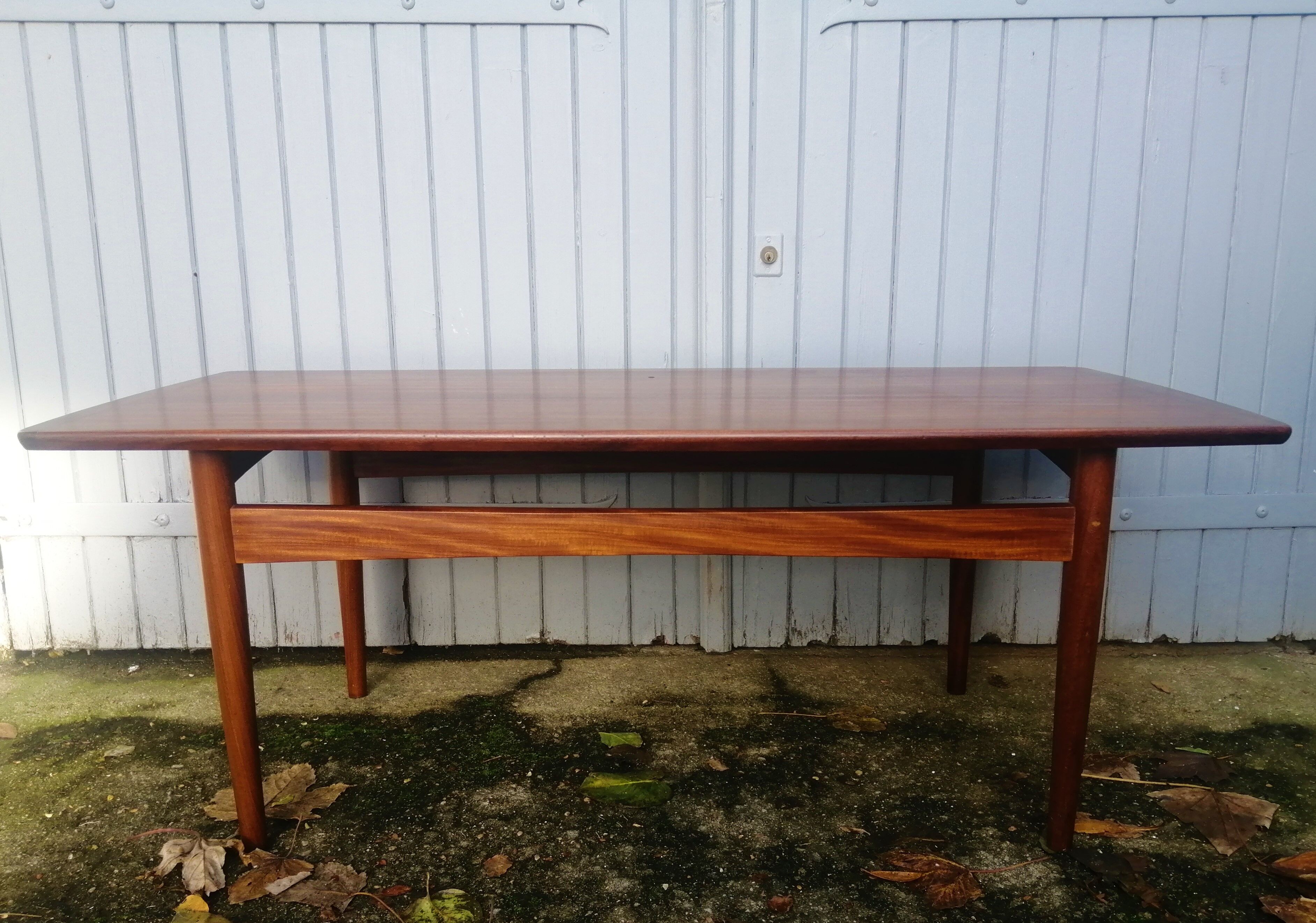 Coffee table from the 60s in teak