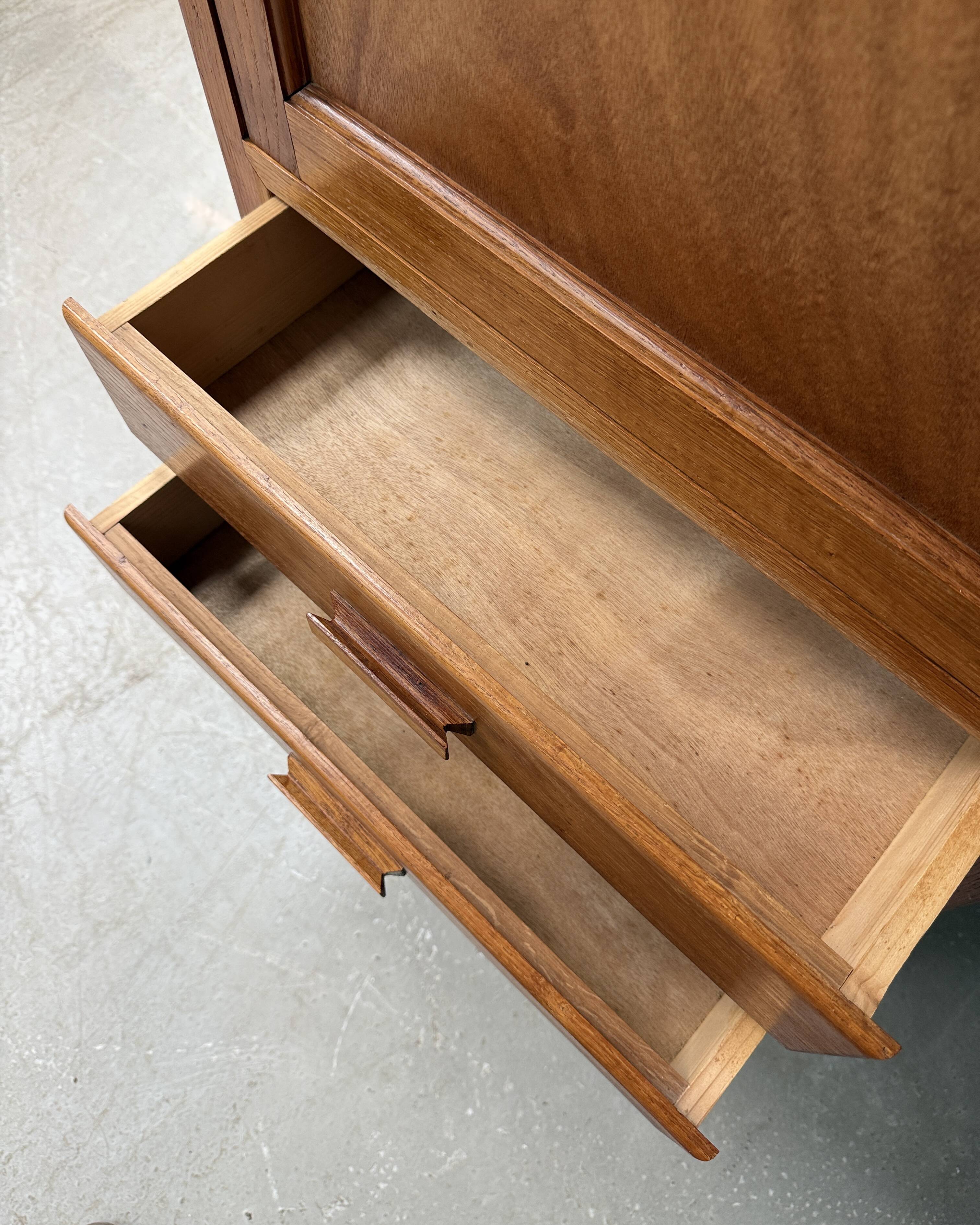 Vintage oak bonnetière
