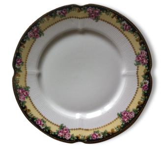 Lot of two dessert plates.