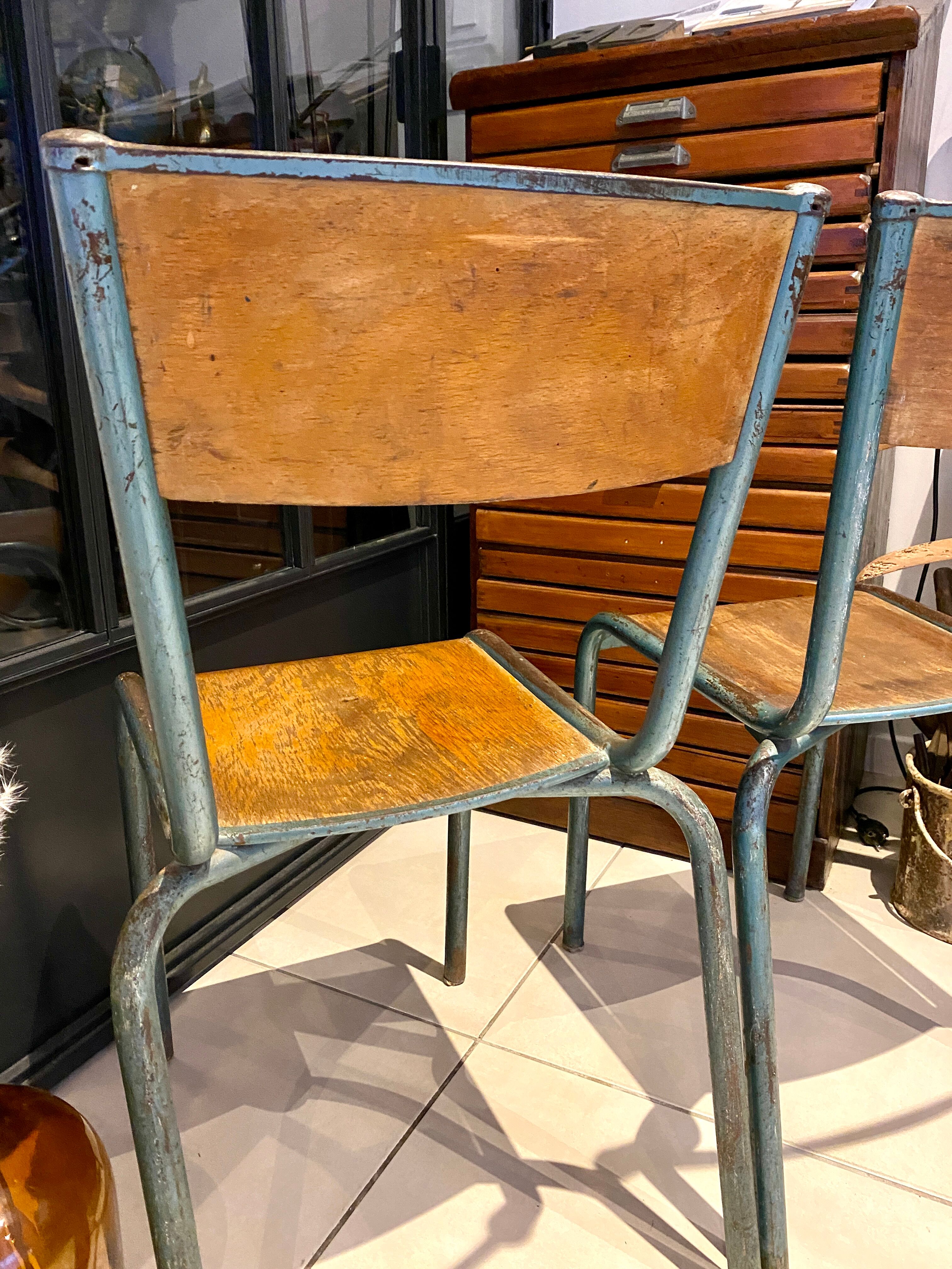 Paire de chaises d'école vintage