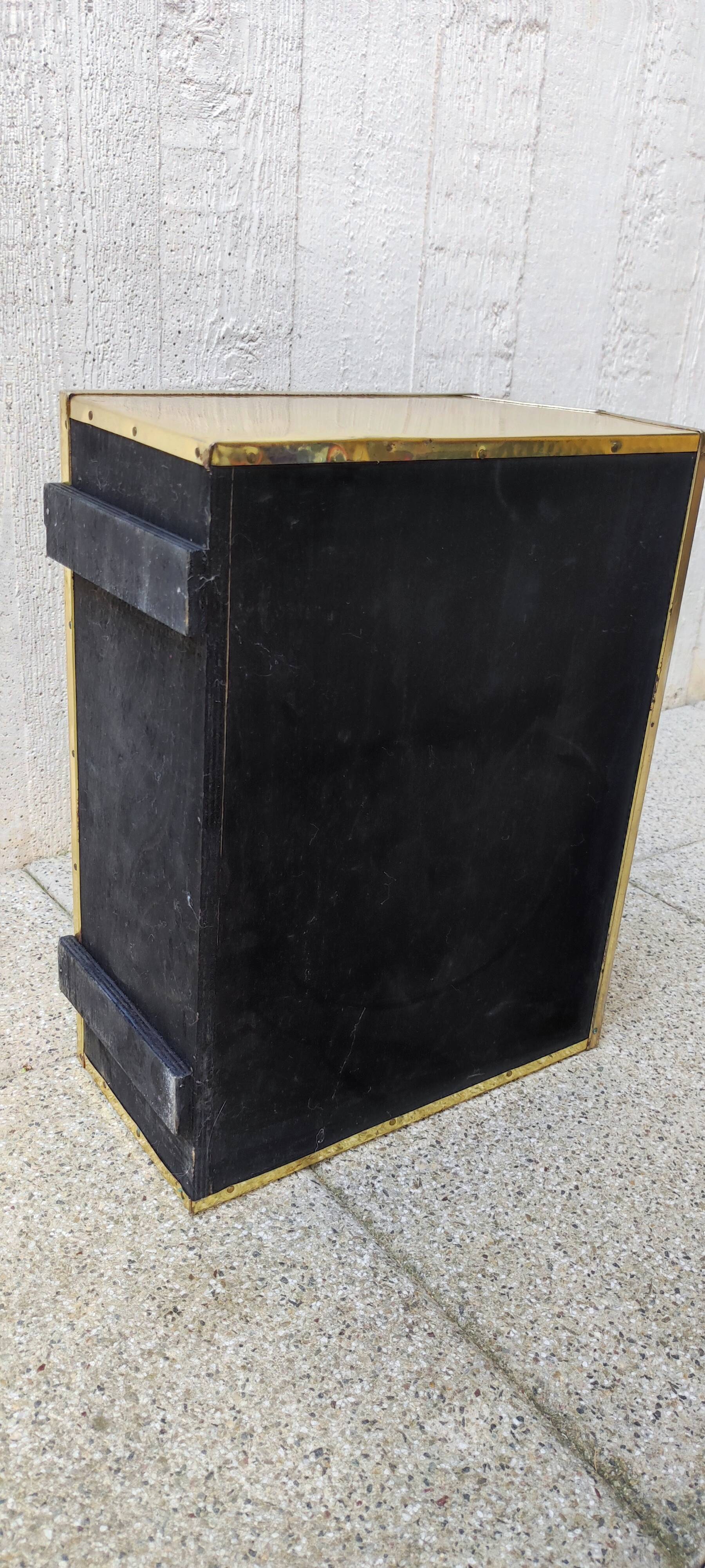 English woven metal magazine rack