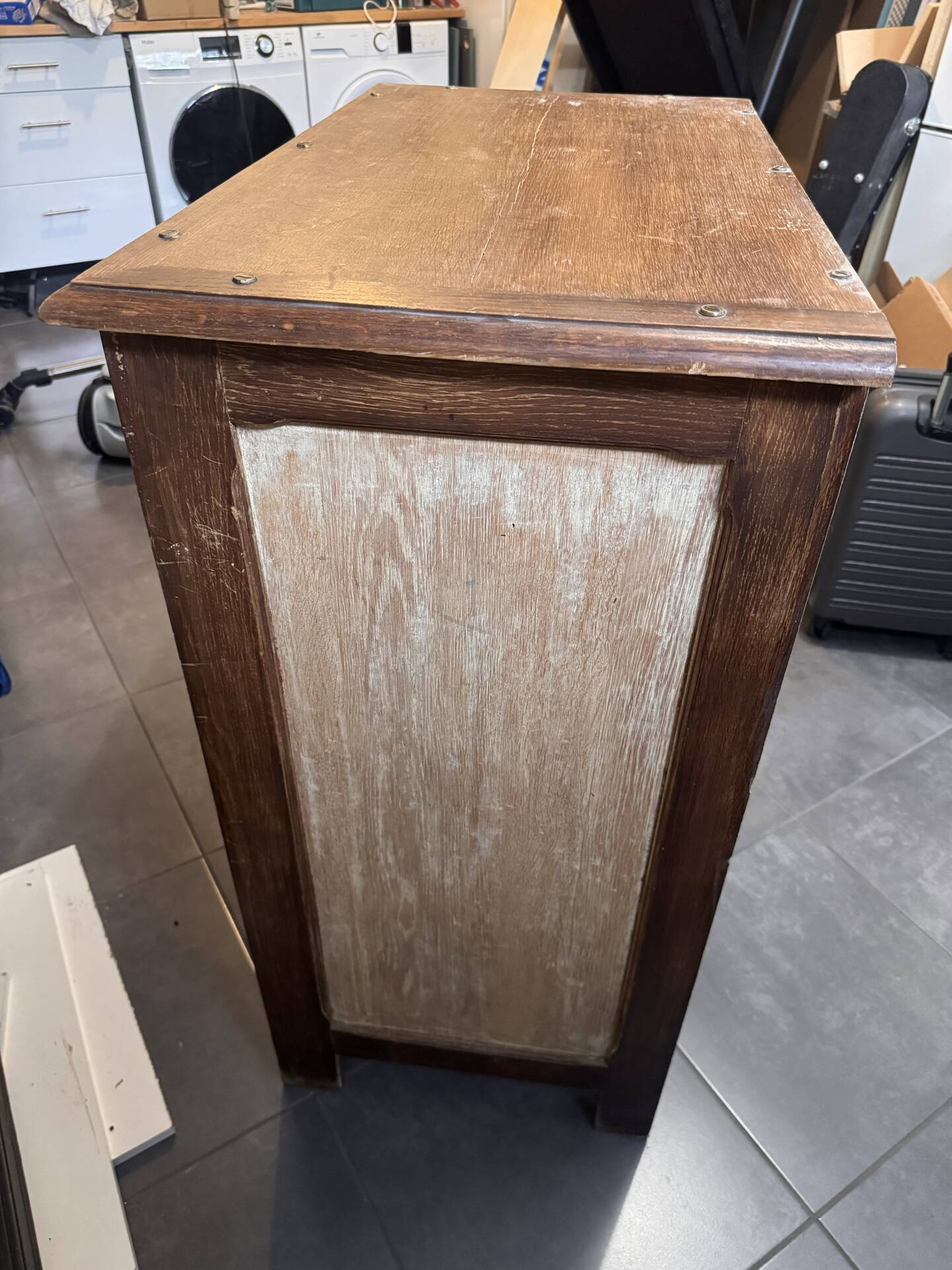 Old fridge / cooler