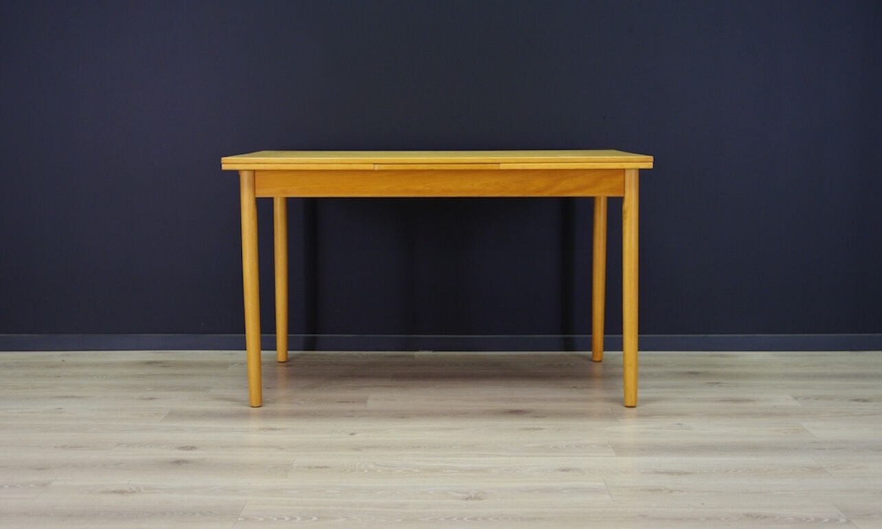 Ash table danish