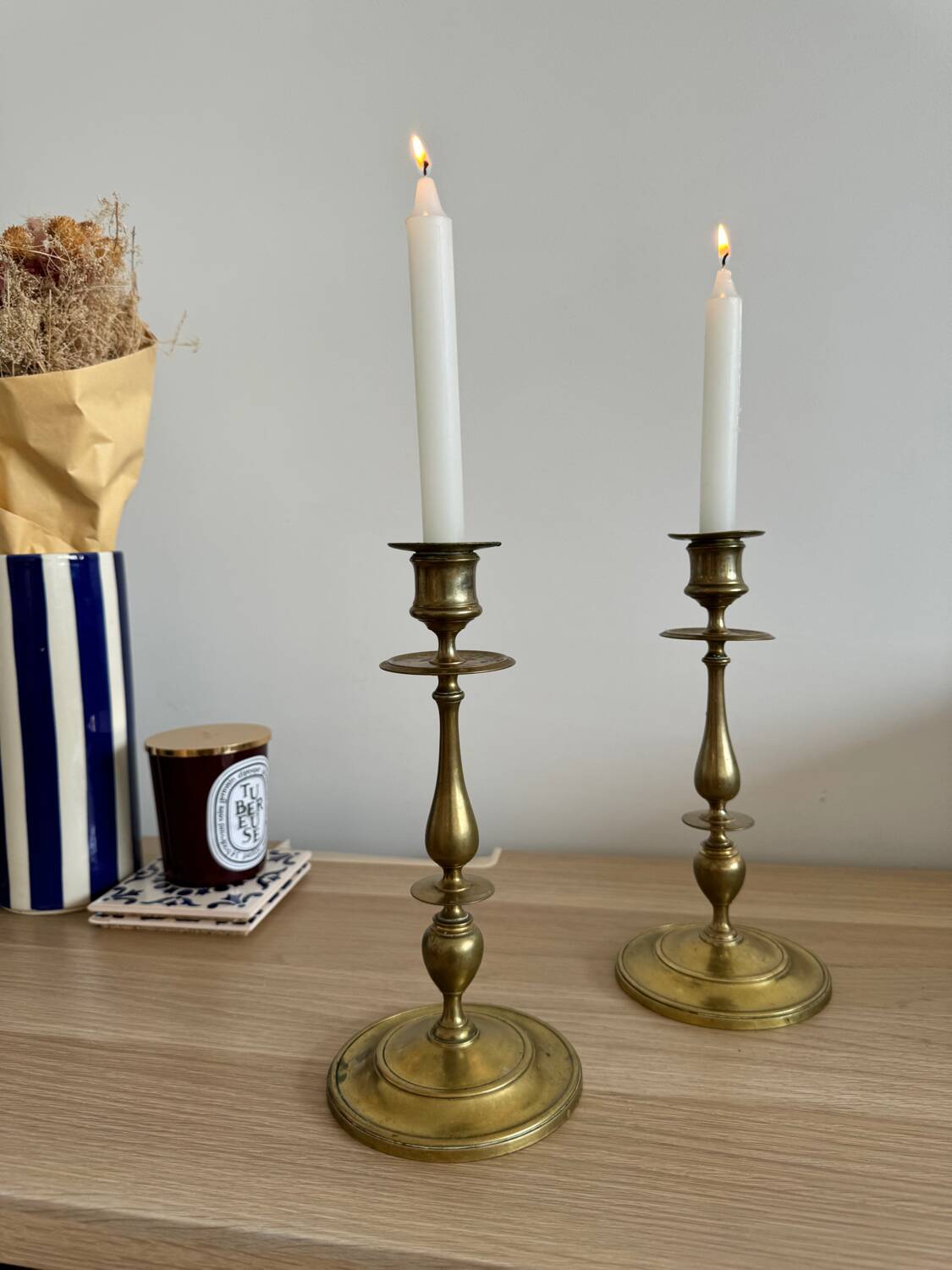 Paire de lustres vintage en laiton massif