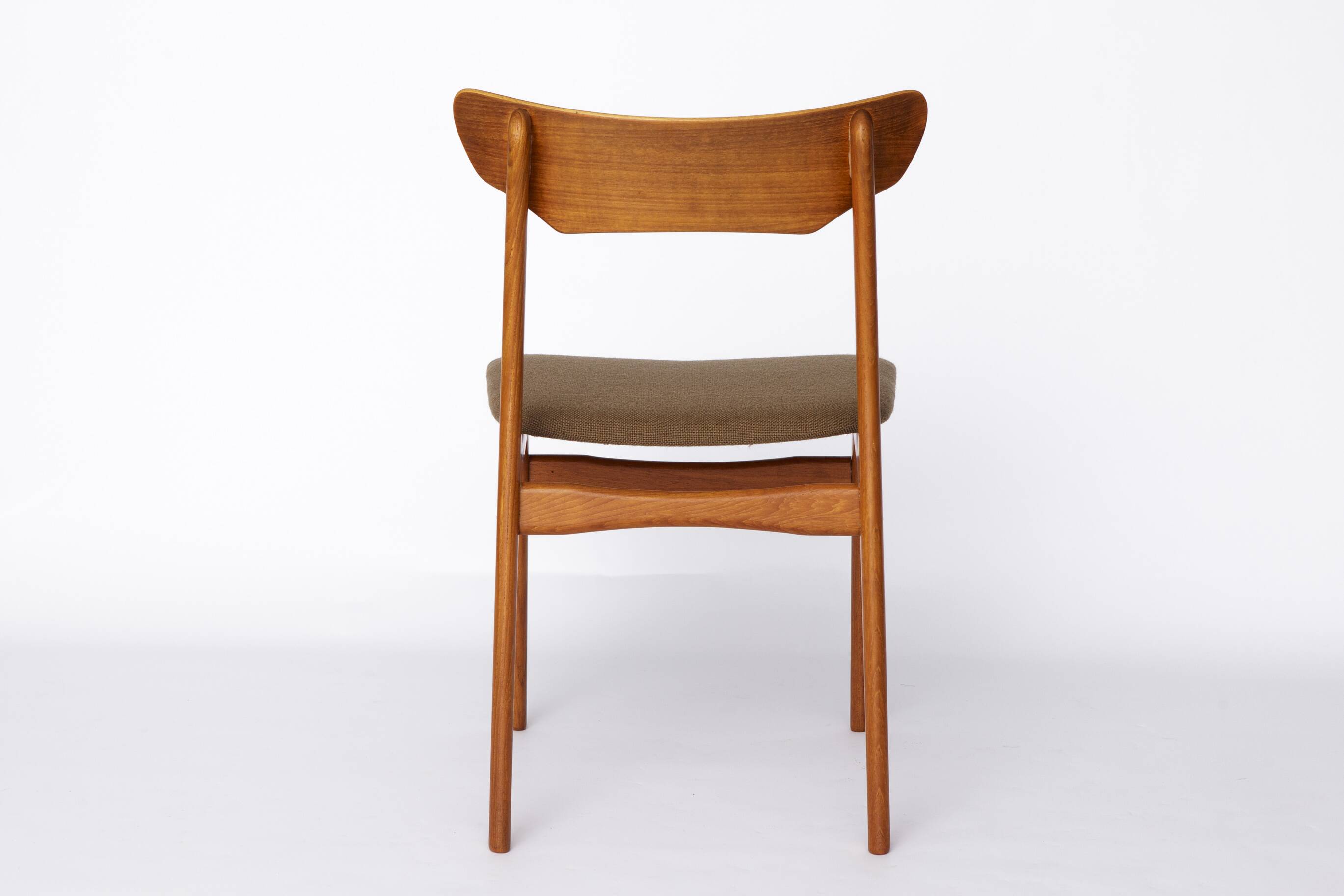 Set of 8 Schiønning & Elgaard Chairs – 1960s Danish Design for HS Møbler