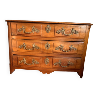 Blond walnut chest of drawers with three drawers. XVIIIth century