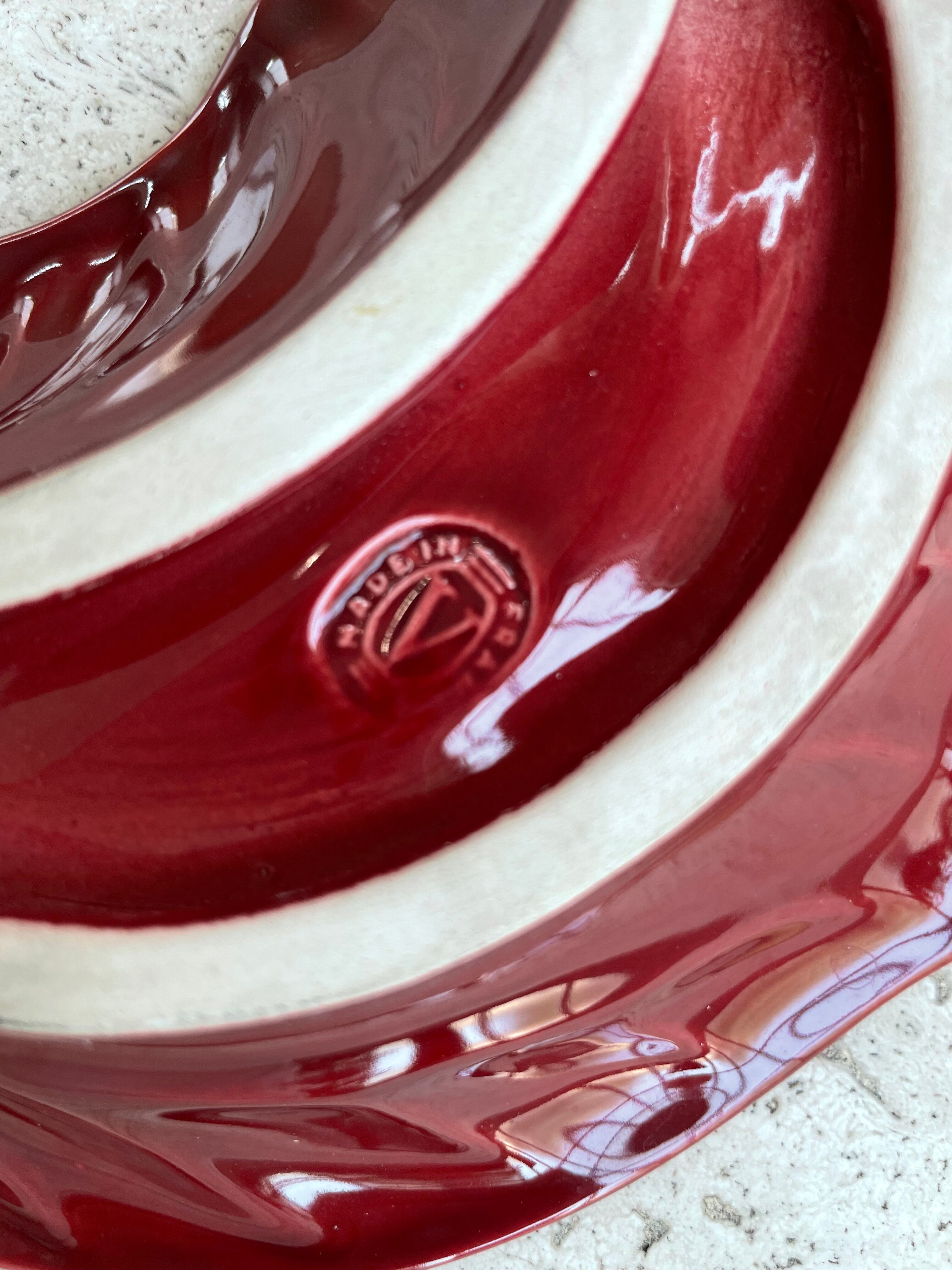 Dull leaf Vallauris red burgundy