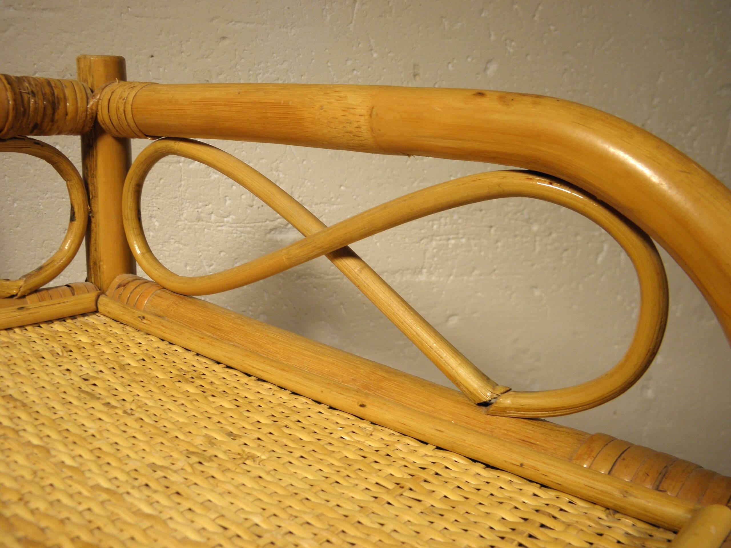 Rattan corner shelf 86 x 35 cm