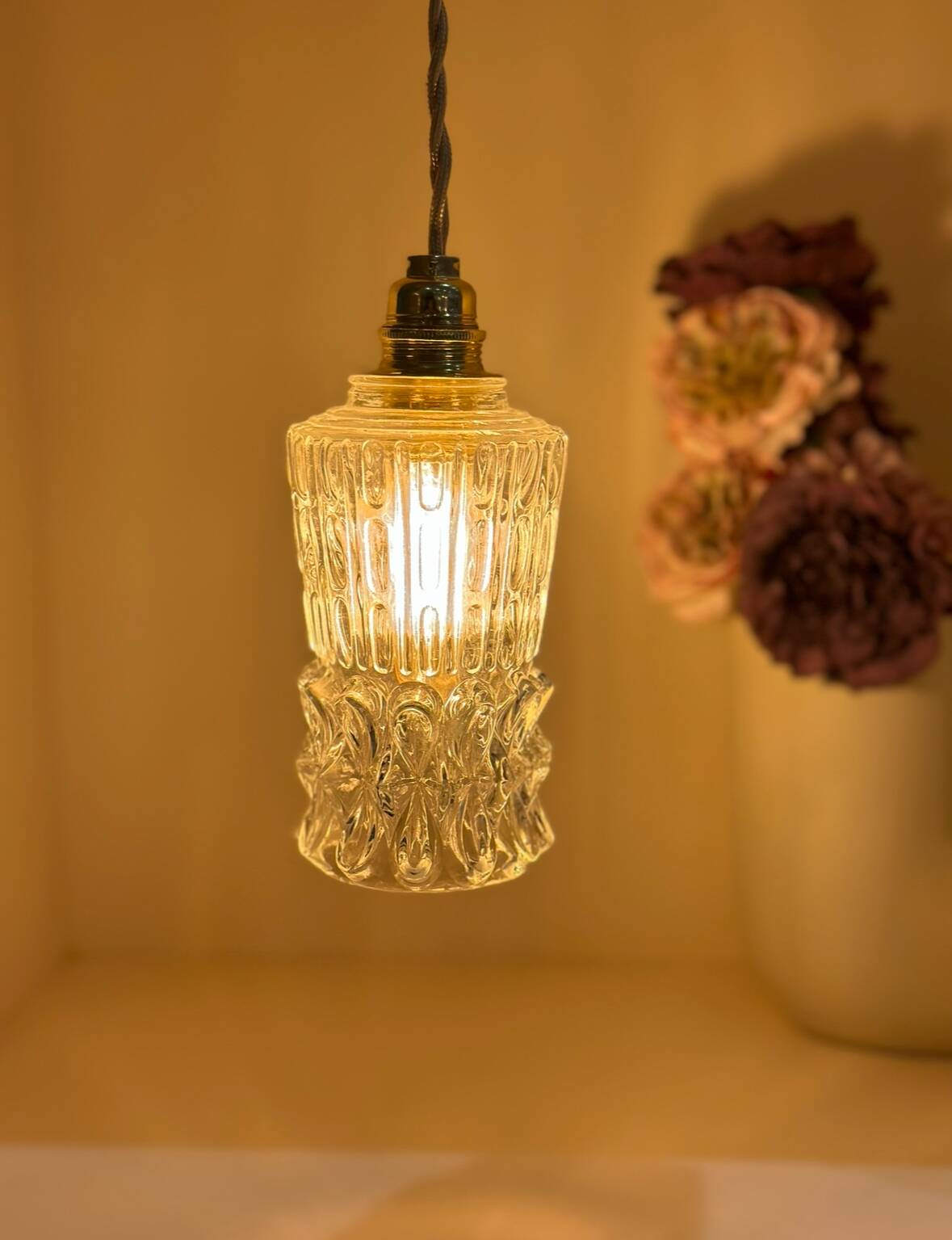 Vintage portable lamp - molded glass