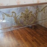 Miroir ancien à décor doré sur verre gravé de style Baroque