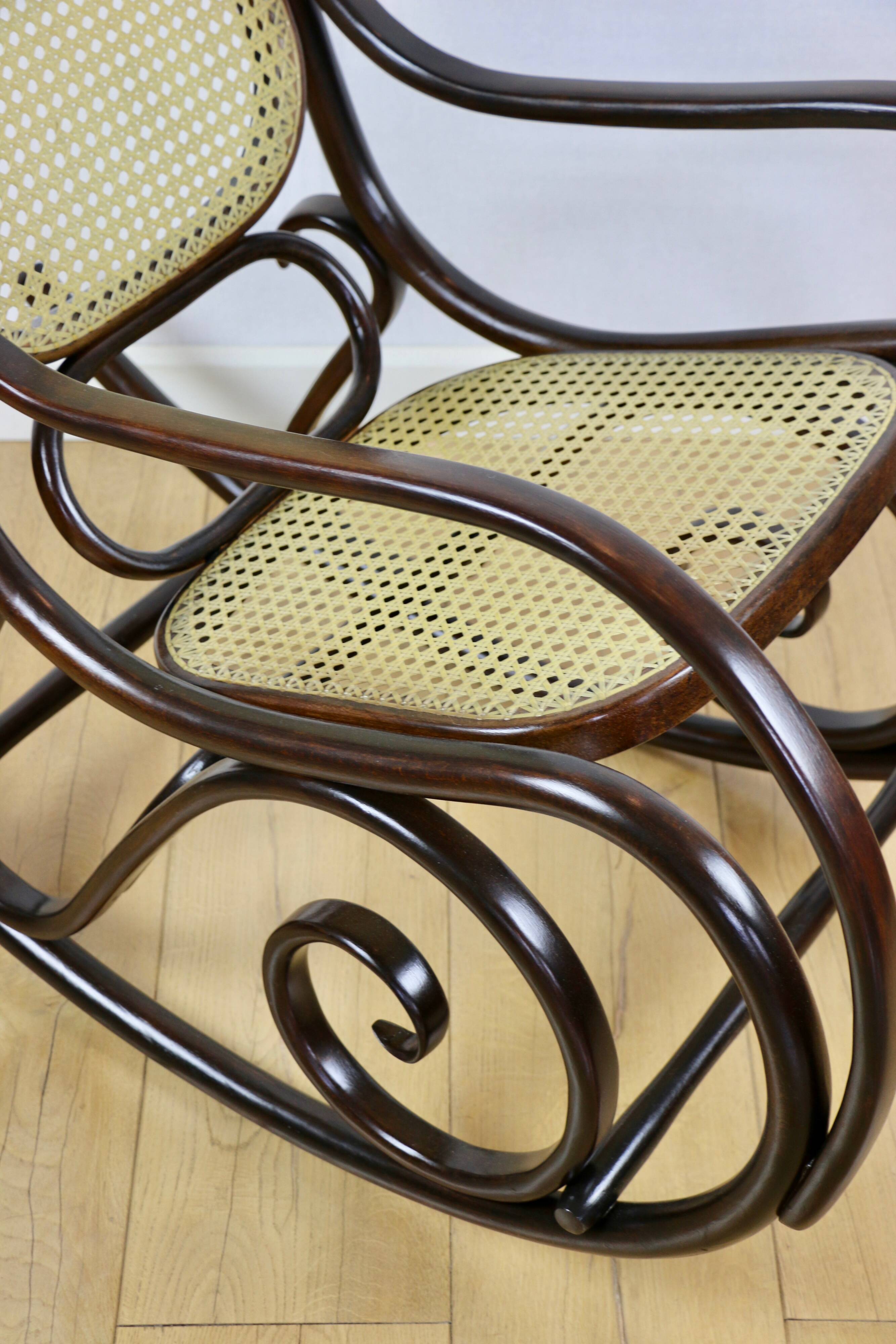 Rocking chair on runners, original brown, 1970s - very good condition