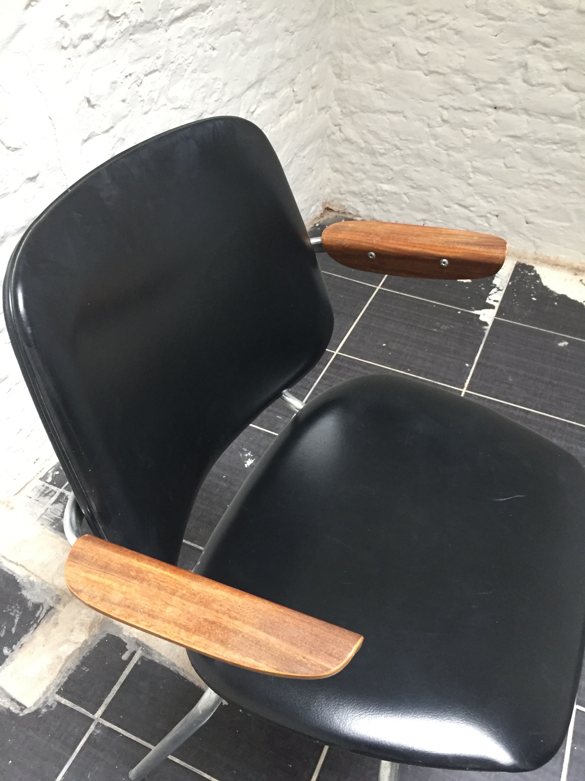 Kho Liang Li chair from the 1960s