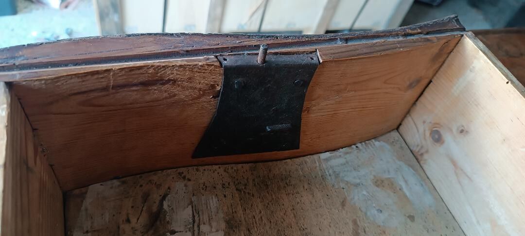 Antique veneered and inlaid commode, 18th century, Northern Italy.