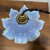 Suspension, old in milky white glass