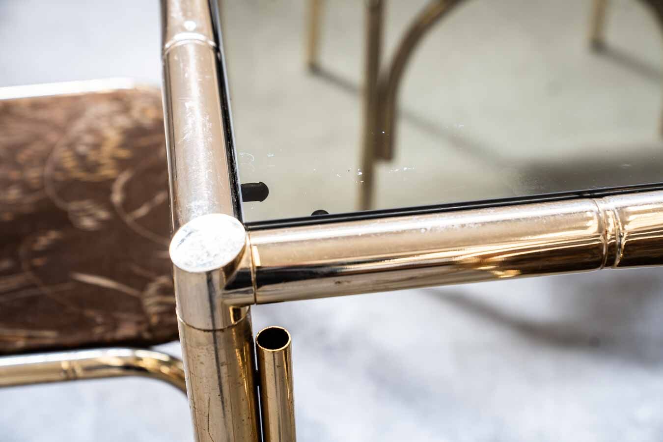 Table peinte en or et 4 chaises en tissu d'origine