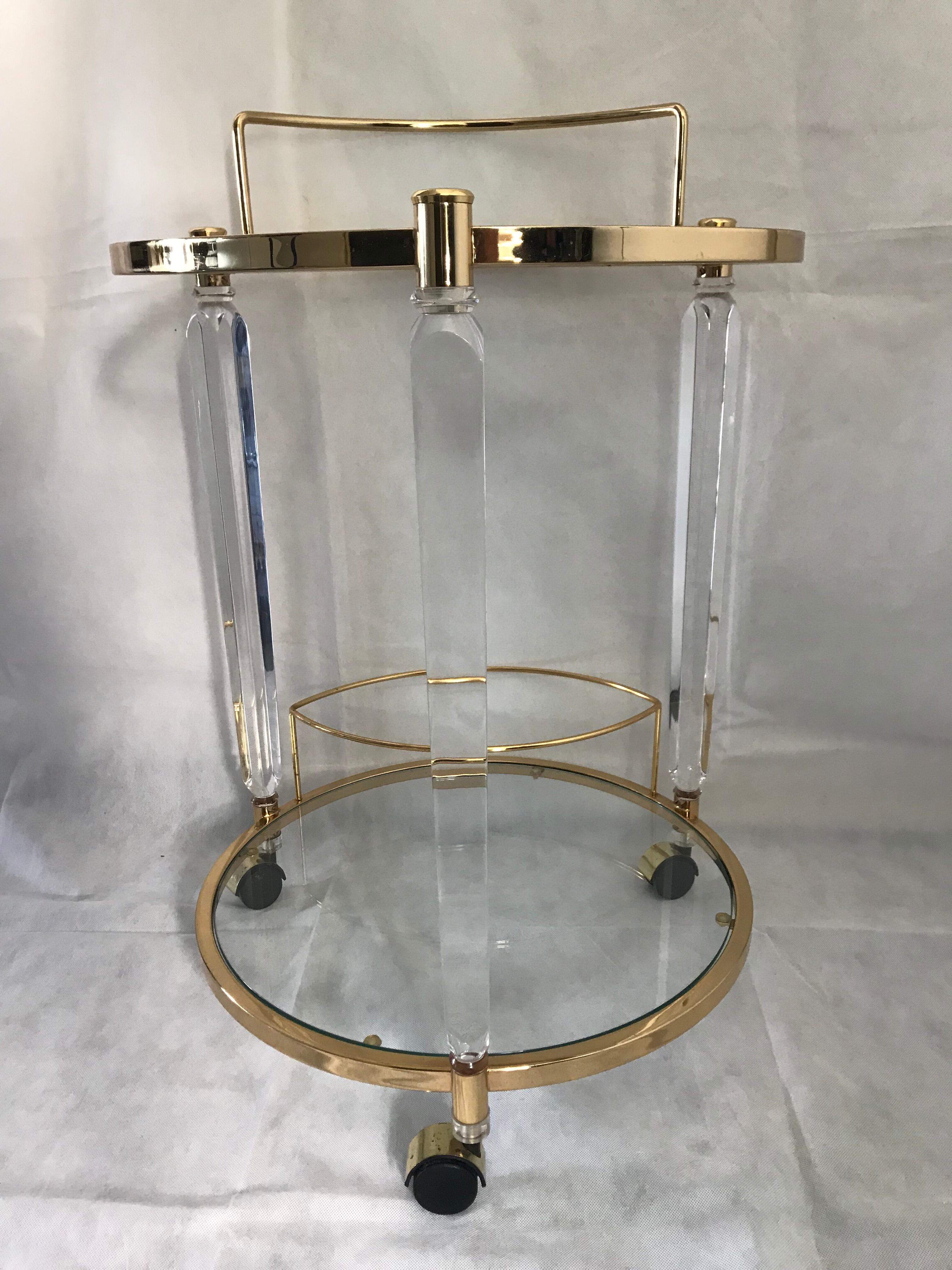 Rolling trolley in altuglas brass and glass