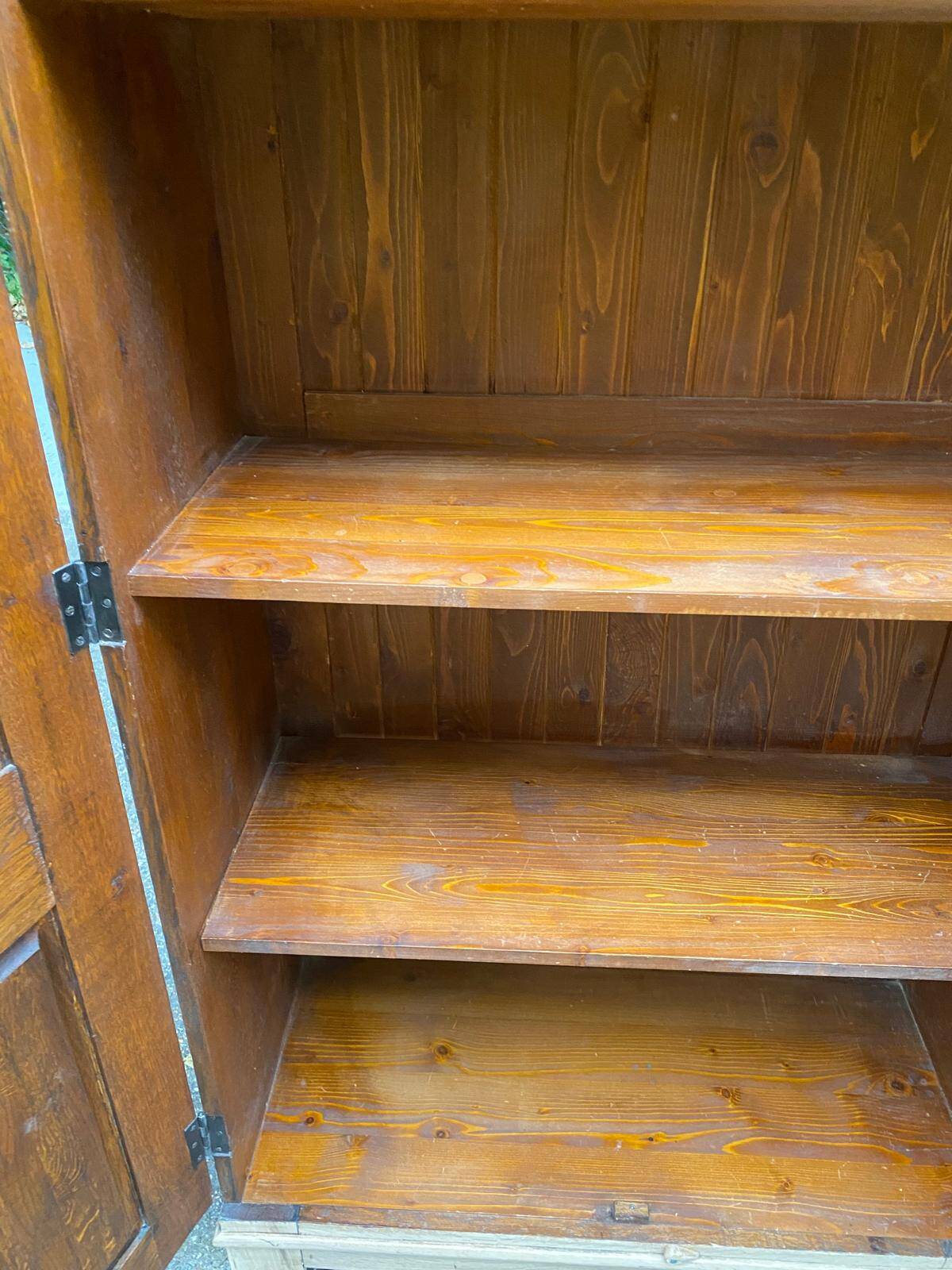 Armoire de ferme rénovée en chêne massif brut du 19ème