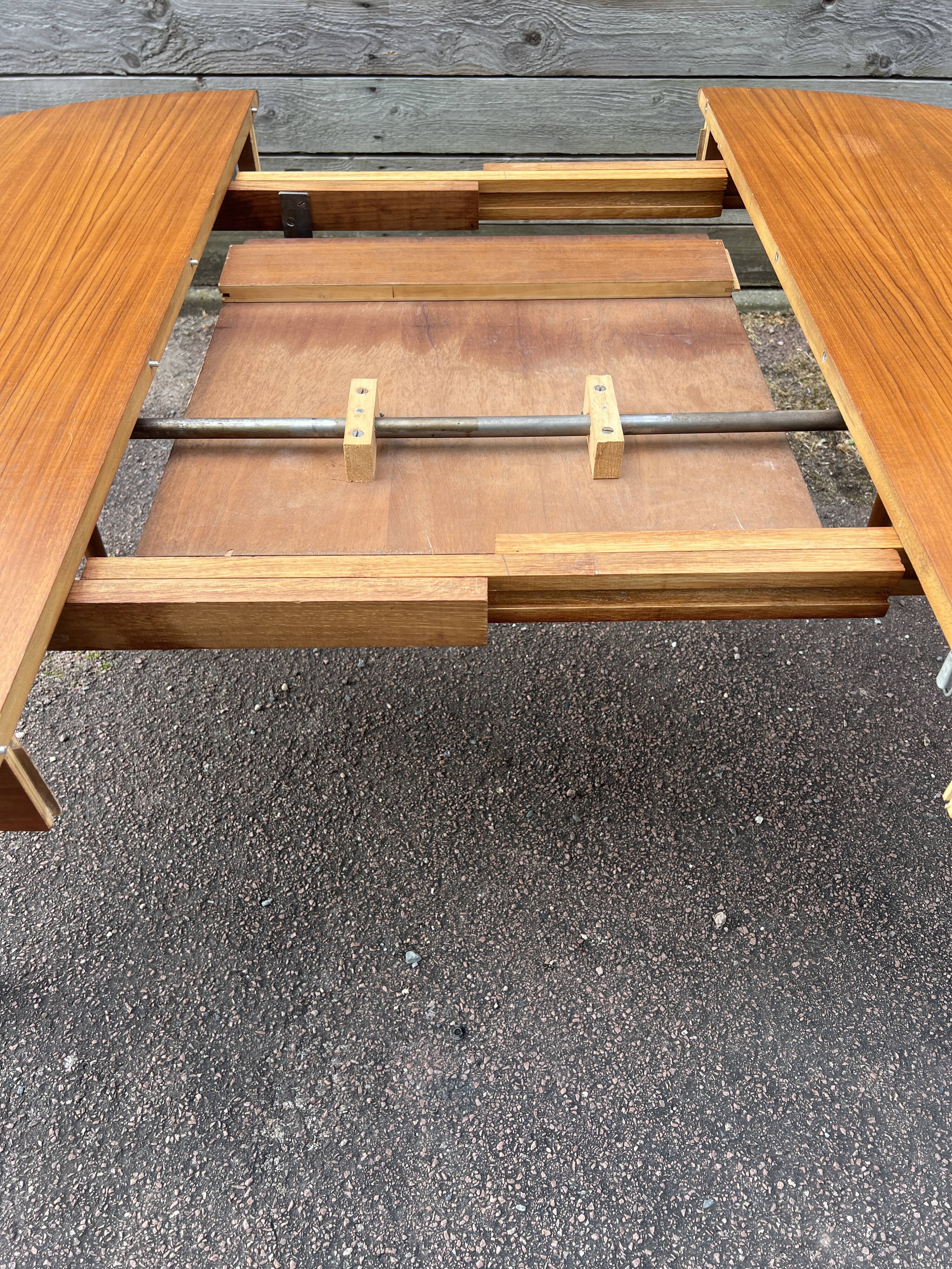 Teak table, extendable, 1960s