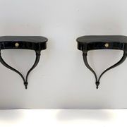 Paire de consoles murales, chevets en hêtre noir attribuées à Ulrich