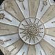 Pouf marocain rond en cuir bicolore beige blanc