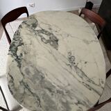 Vintage marble table with tulip base