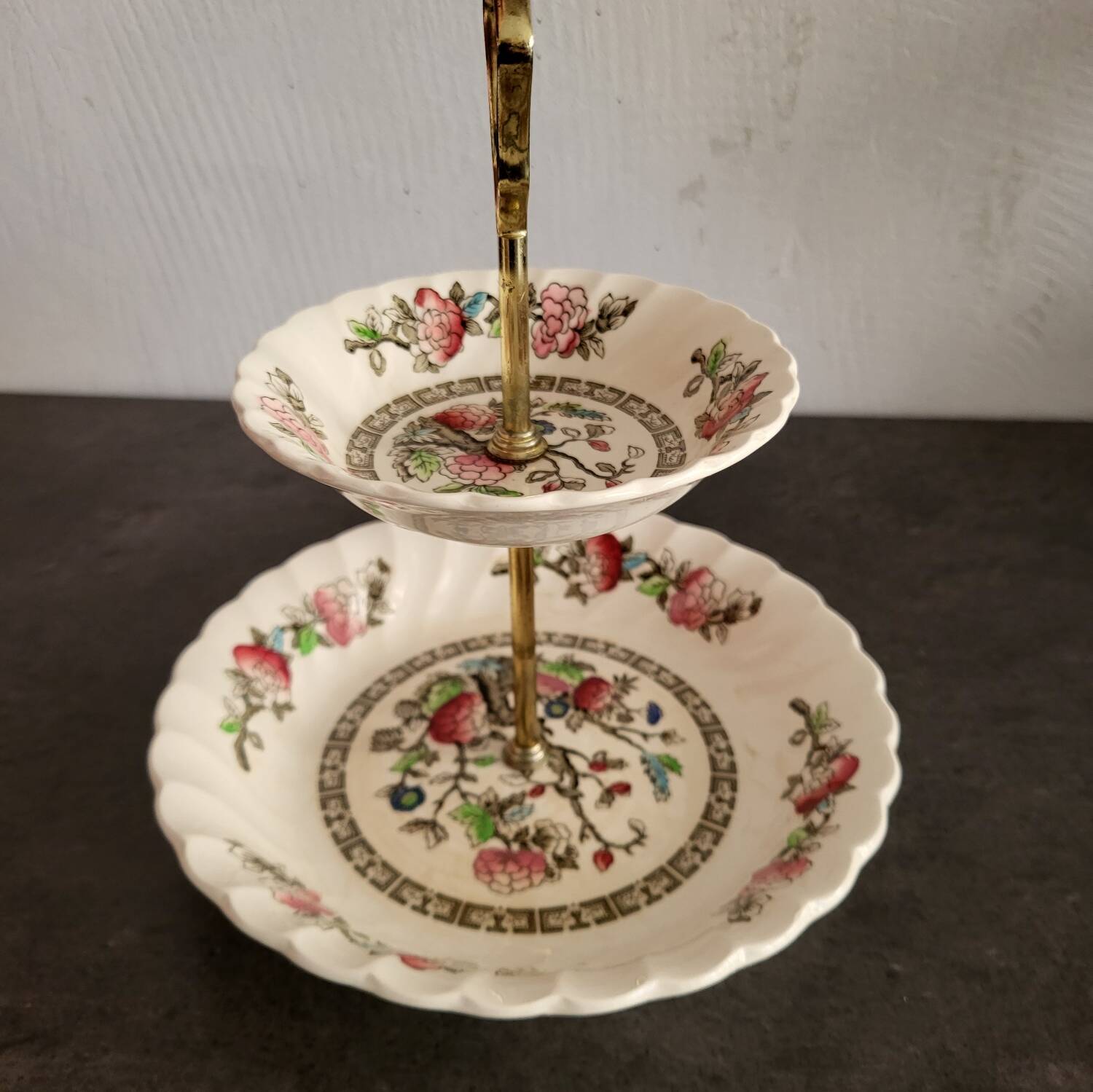 Myott porcelain cake stand in excellent condition.