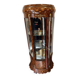 Prestigious Louis XV style display cabinet in wood and bronze – Classic elegance