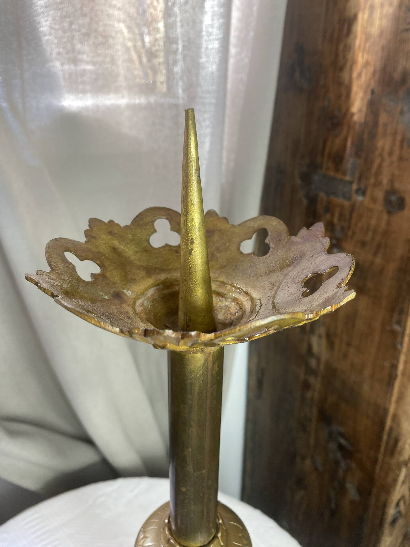 Pair of candlesticks in bronze and brass