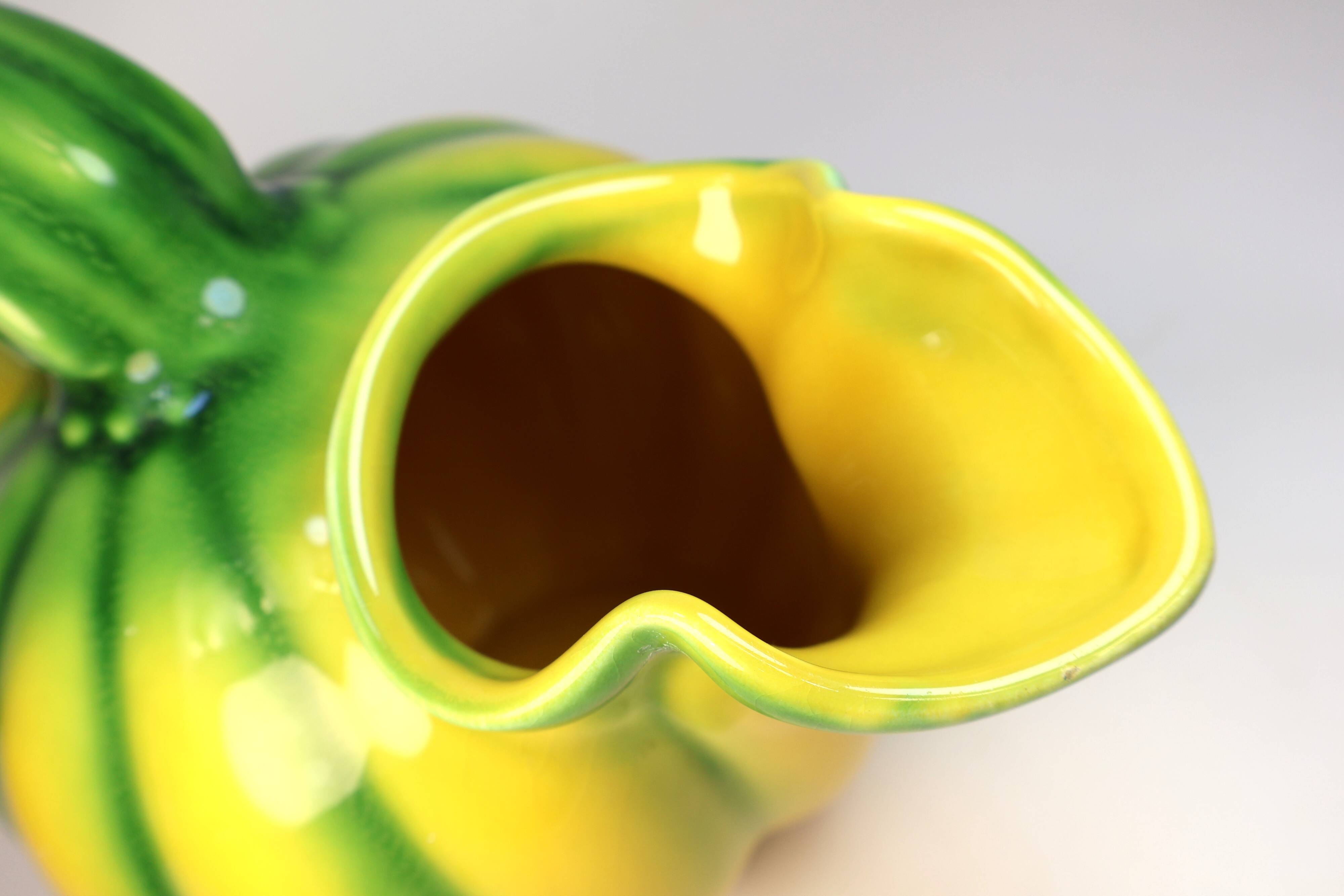 Pichet en forme de melon de la manufacture de Longchamp