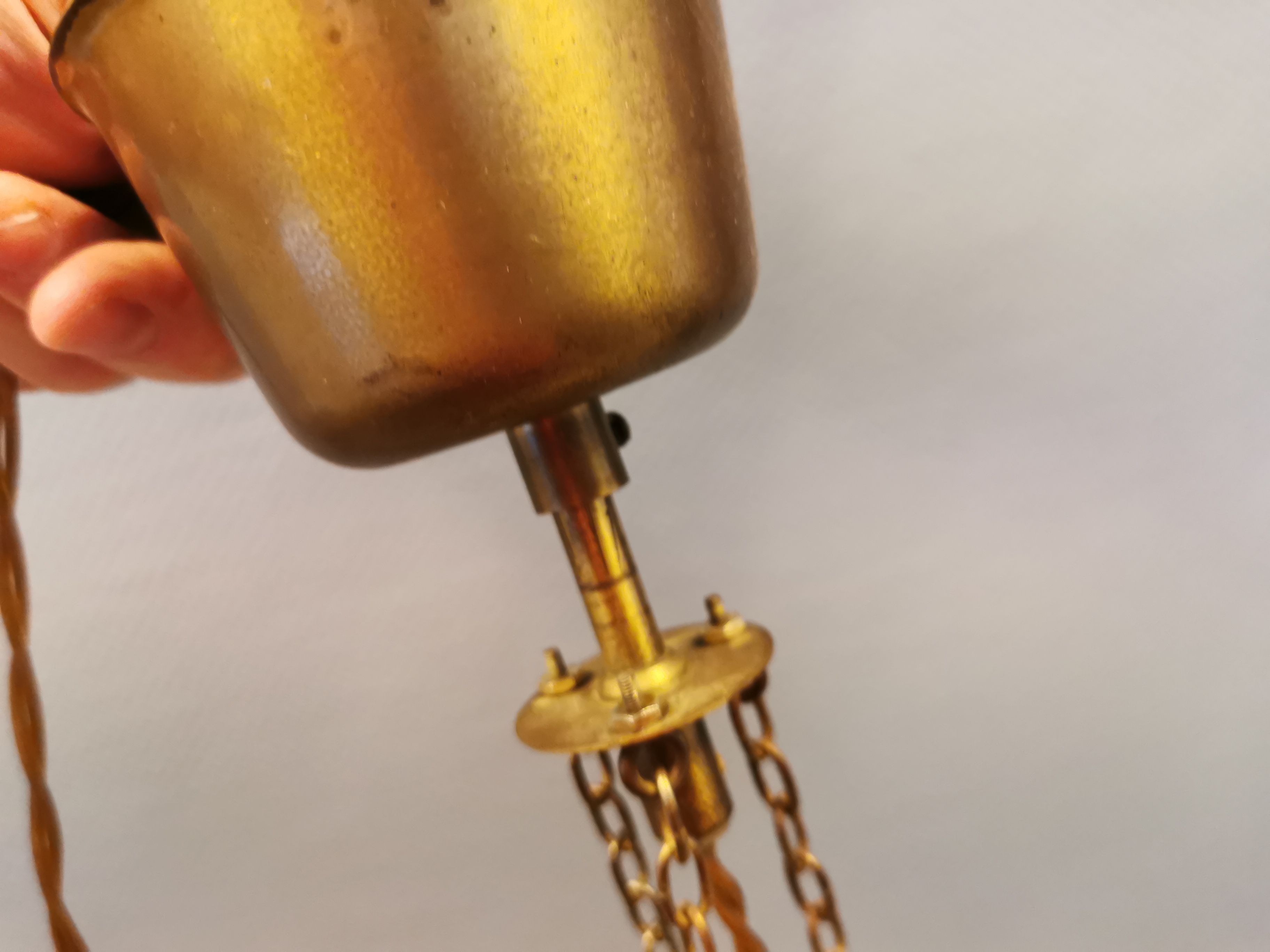 Ceiling-hanging lamp in glass with prisms and metal details