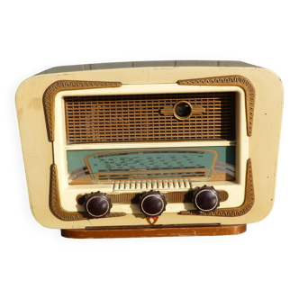Ancienne radio pour décoration