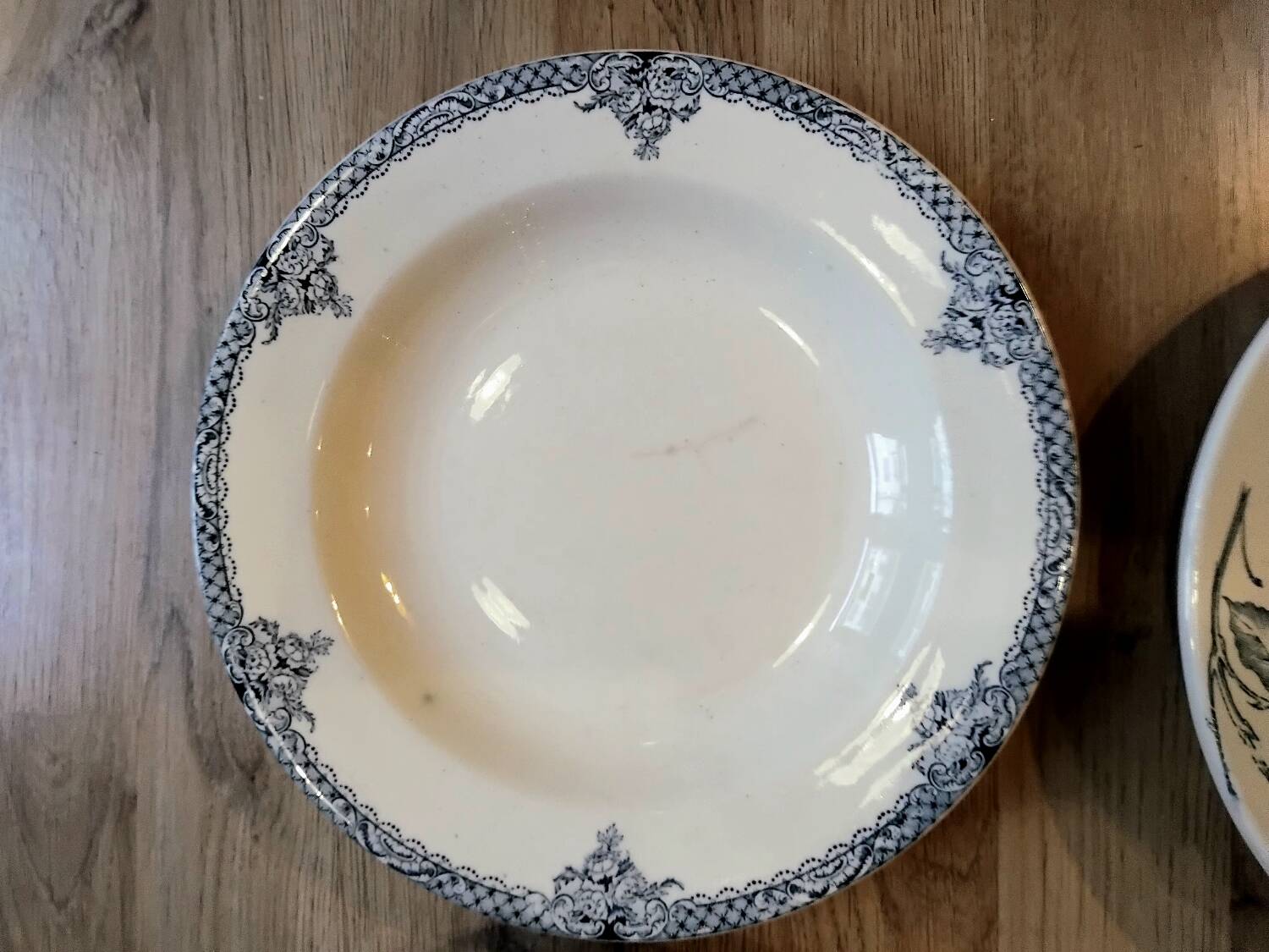 6 assiettes creuses dépareillées Terre de fer