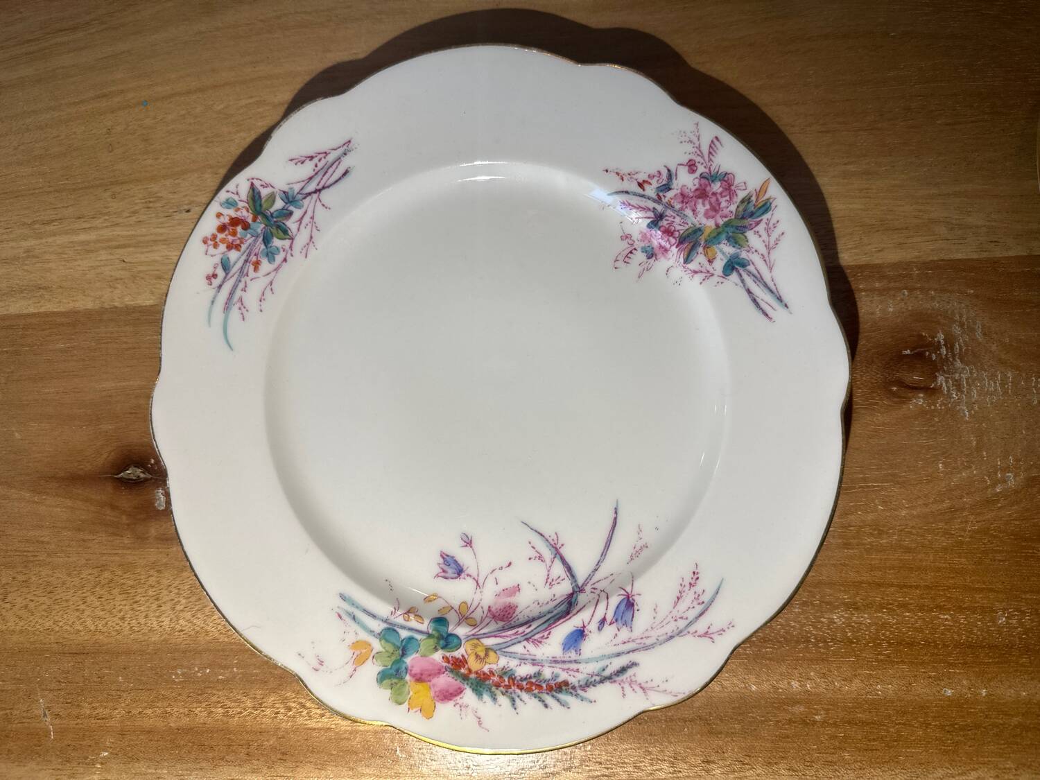 Set of flowered porcelain tableware